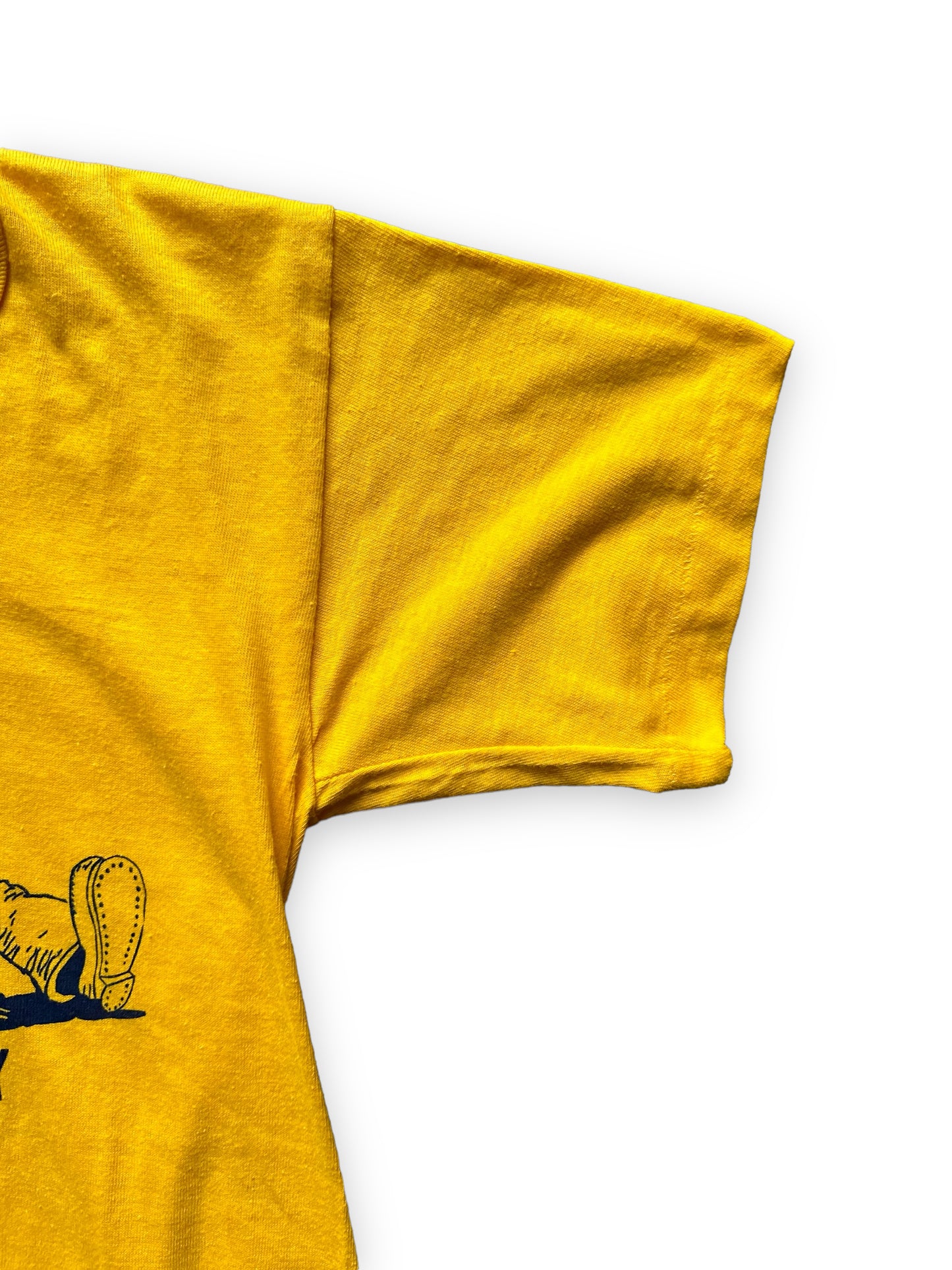Left Single Stitch View on Vintage R.Crumb Truckin' At Camp Casey Tee SZ M | Underground Comic Tee | Barn Owl Vintage Tees