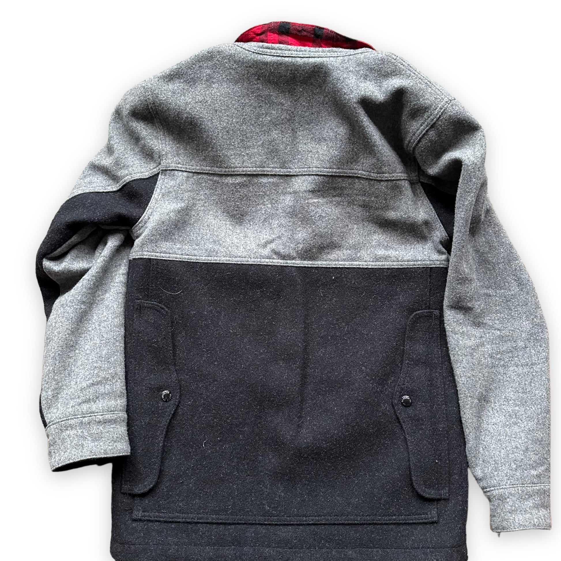 Upper Rear Detail on Filson Black and Grey Mackinaw Wool Cruiser SZ XS |  Filson Jackets Seattle | Barn Owl Vintage