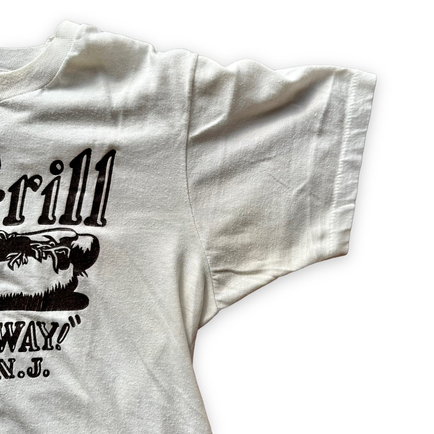 Left Armpit View on Vintage Hot Grill "All The Way" Clifton NJ Hot Dog Tee SZ M | Vintage Single Stitch T-Shirt | Barn Owl Vintage Seattle