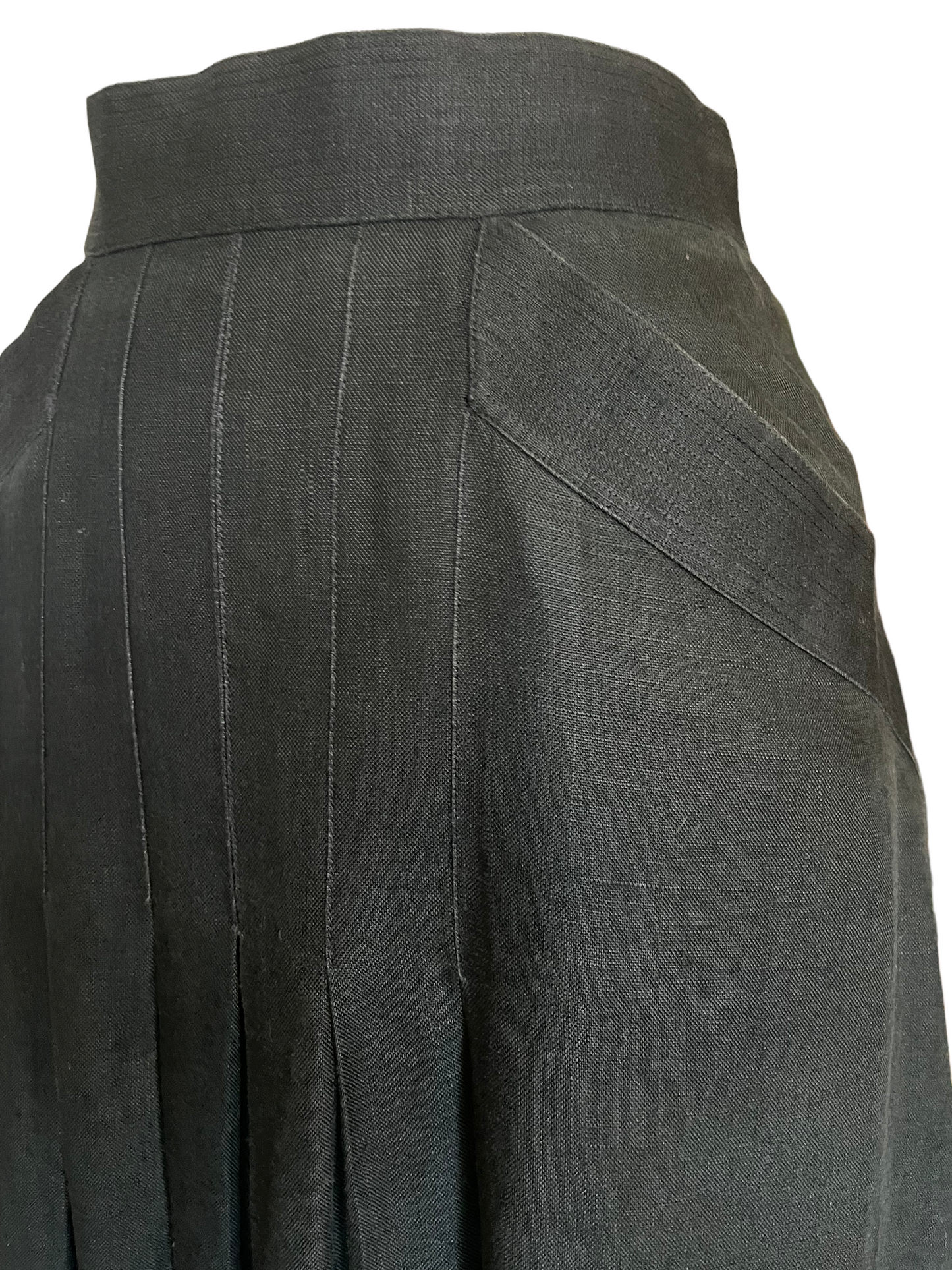 Left pocket view Vintage 1970s Linen Chanel Skirt | Barn Owl VIntage | Vintage Seattle Skirts