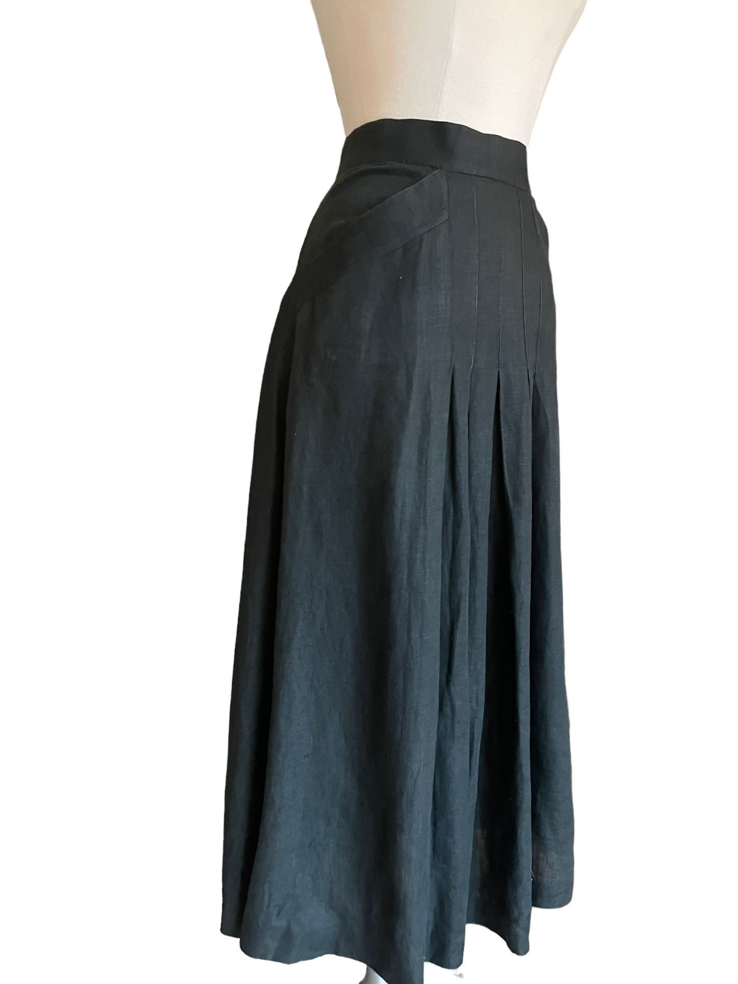 Full right side view Vintage 1970s Linen Chanel Skirt | Barn Owl VIntage | Vintage Seattle Skirts