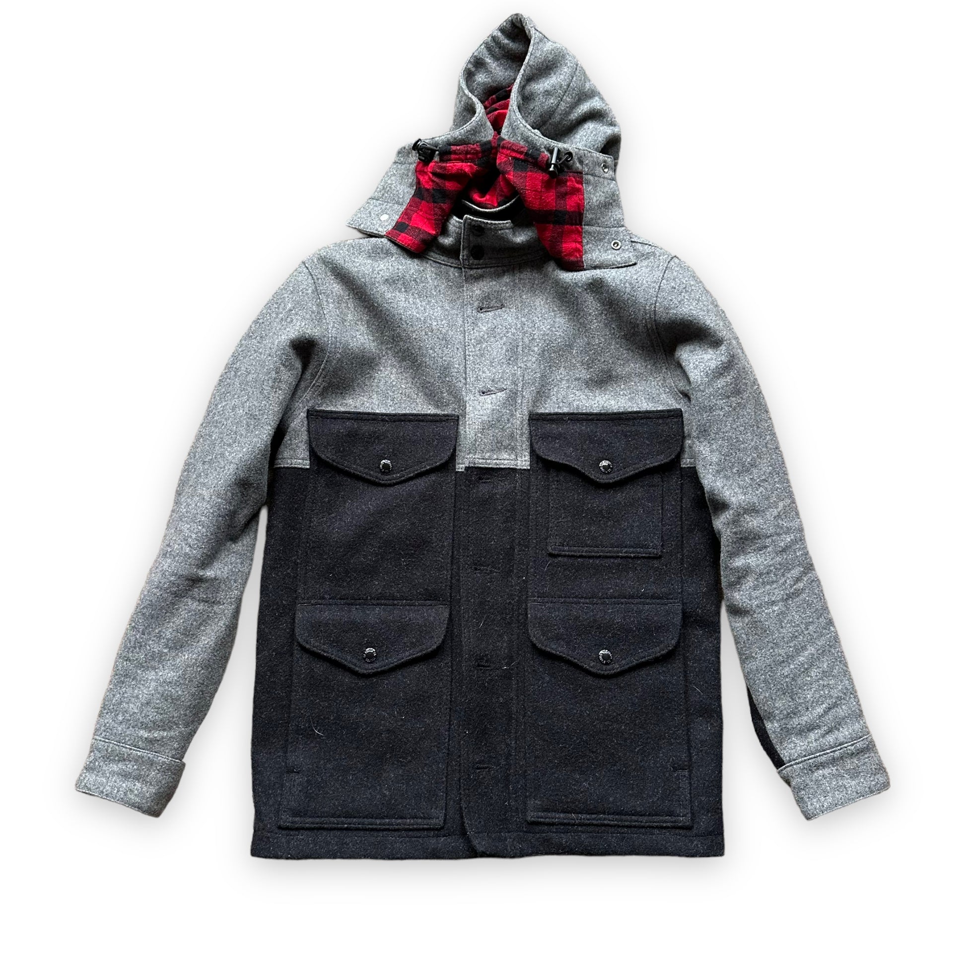 Front View of Filson Black and Grey Mackinaw Wool Cruiser SZ XS |  Filson Jackets Seattle | Barn Owl Vintage