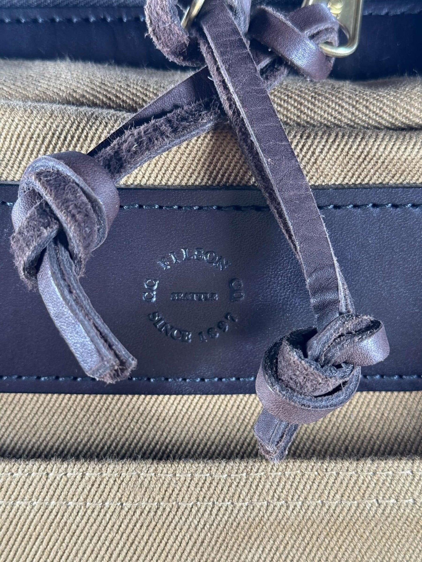 Embossed filson logo on Filson Rugged Twill Pullman Bag NWOT
