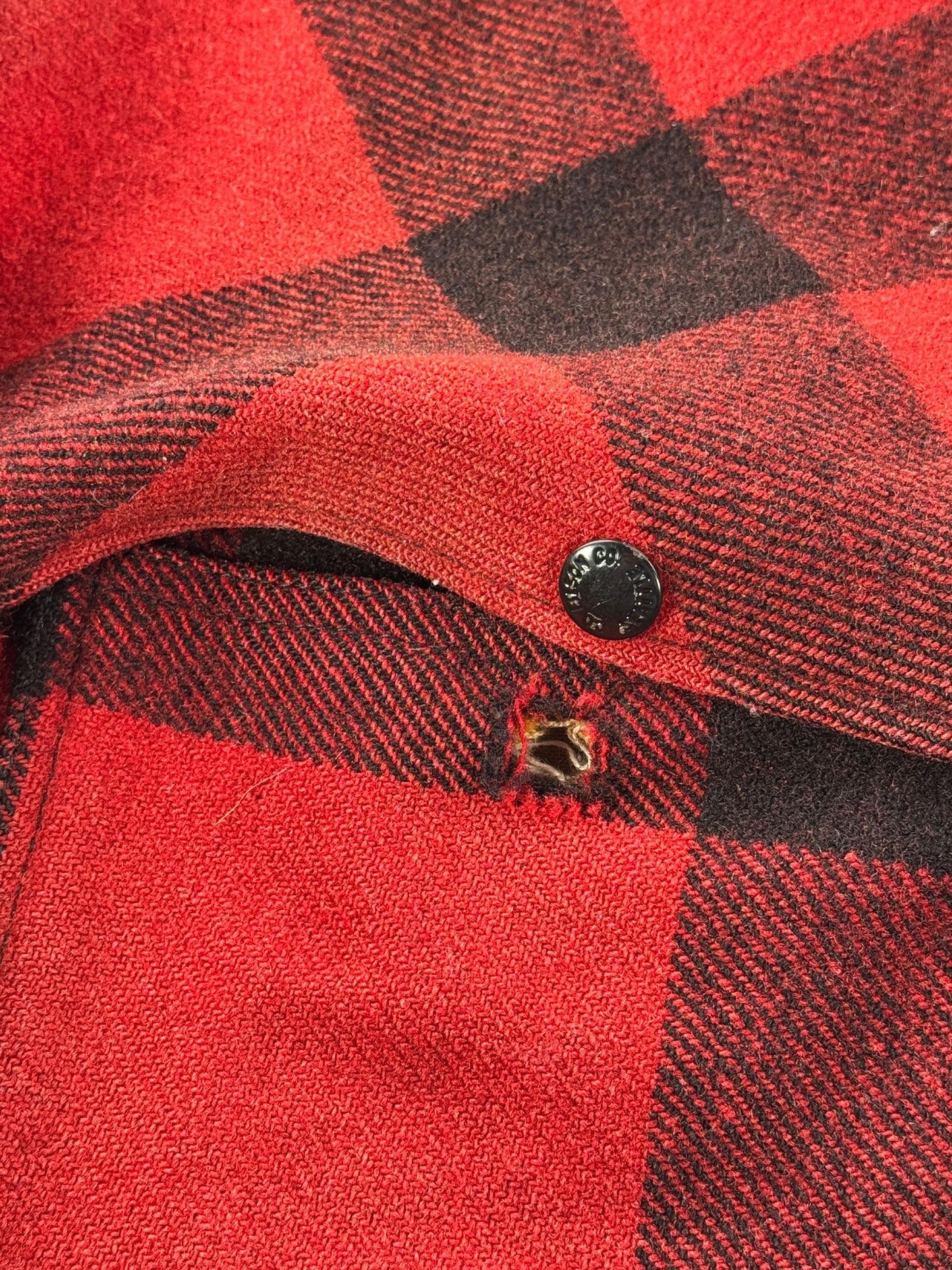 Damaged pocket button on Vintage 80’s Filson Double Mackinaw SZ 44