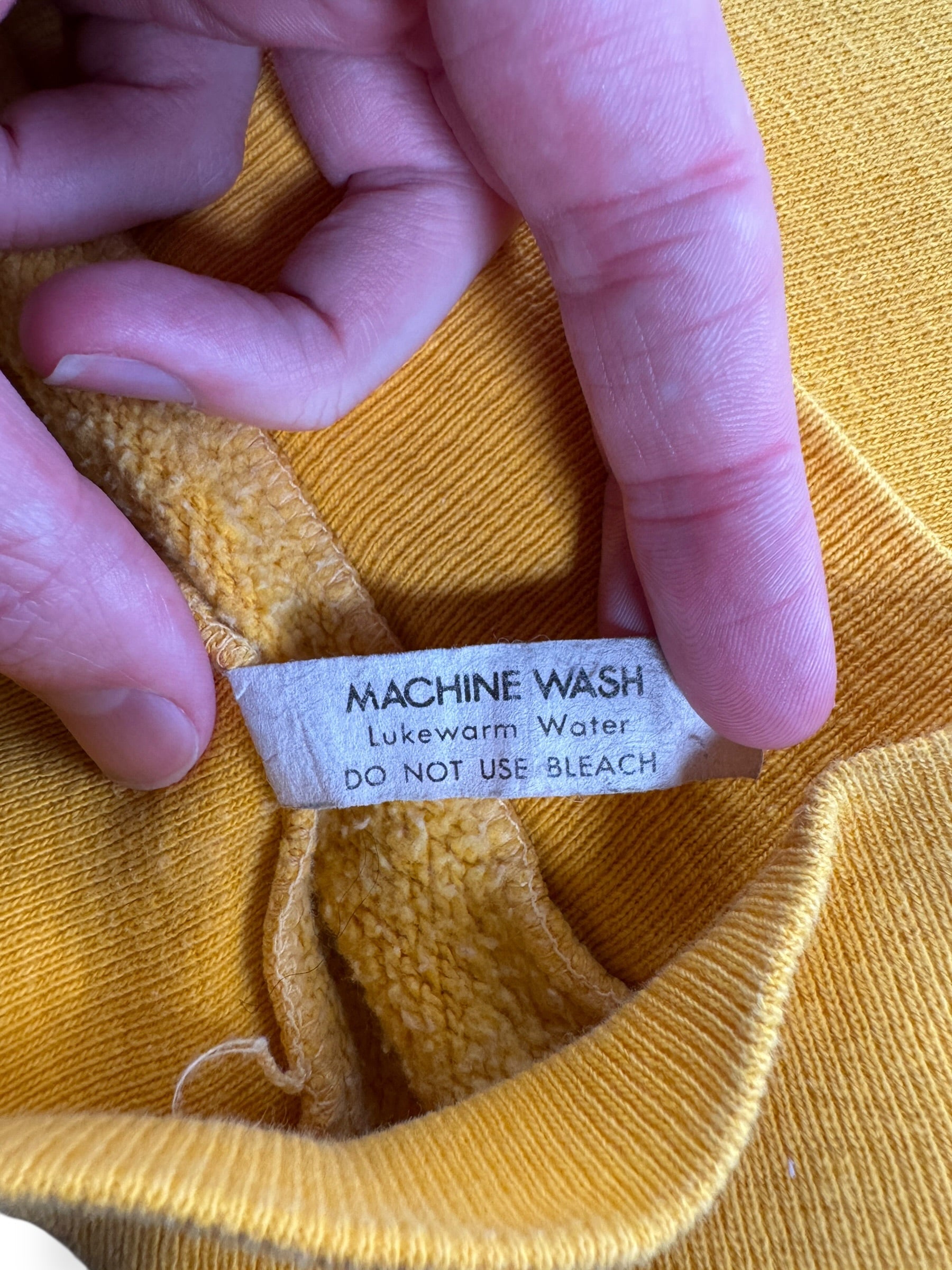 Care Tag on Vintage Raton Tigers High School Crewneck SZ M