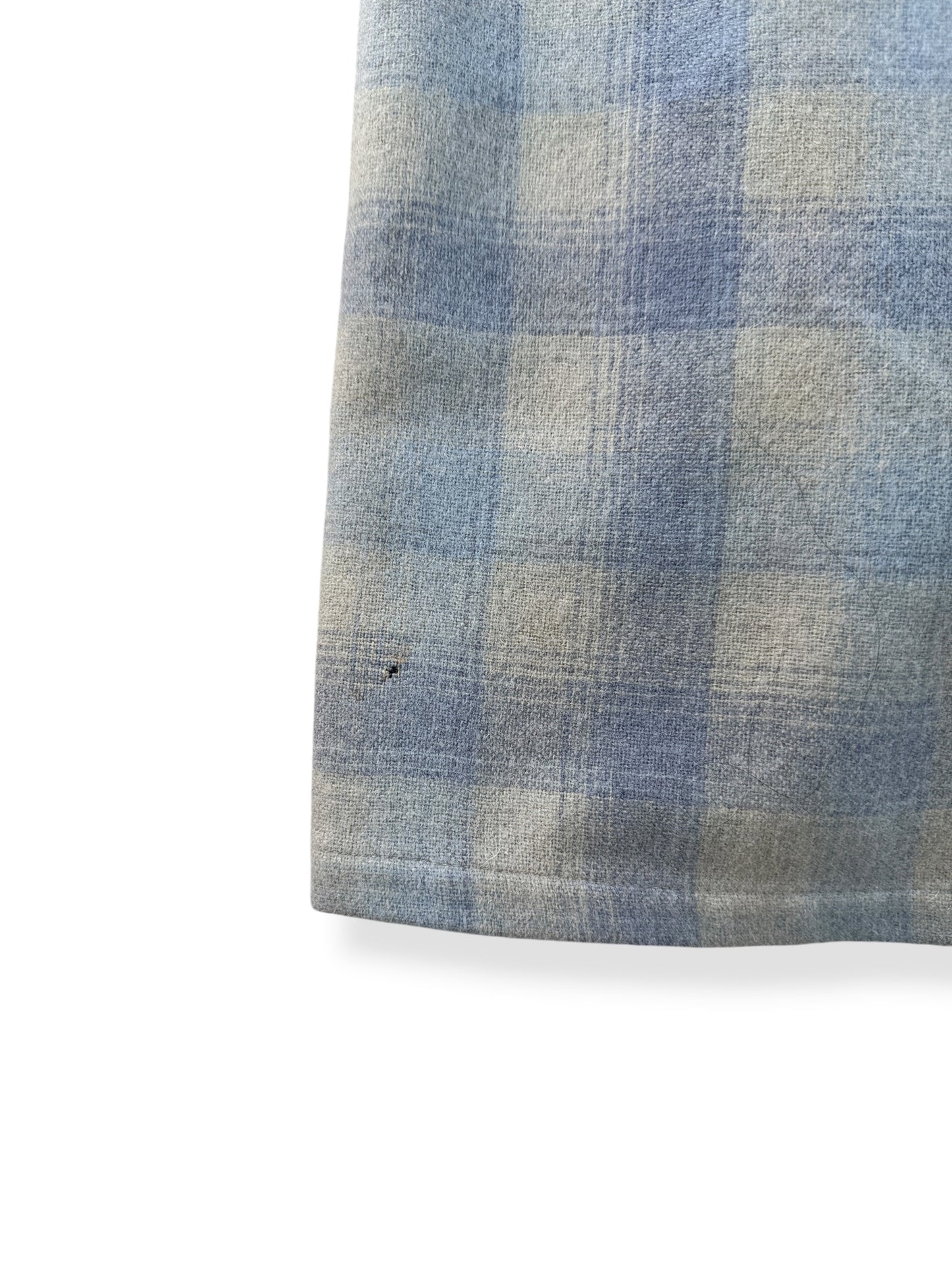 Small hole on bottom corner of Vintage Highlander Woolen Mills Blue Plaid Flannel SZ L - AS IS