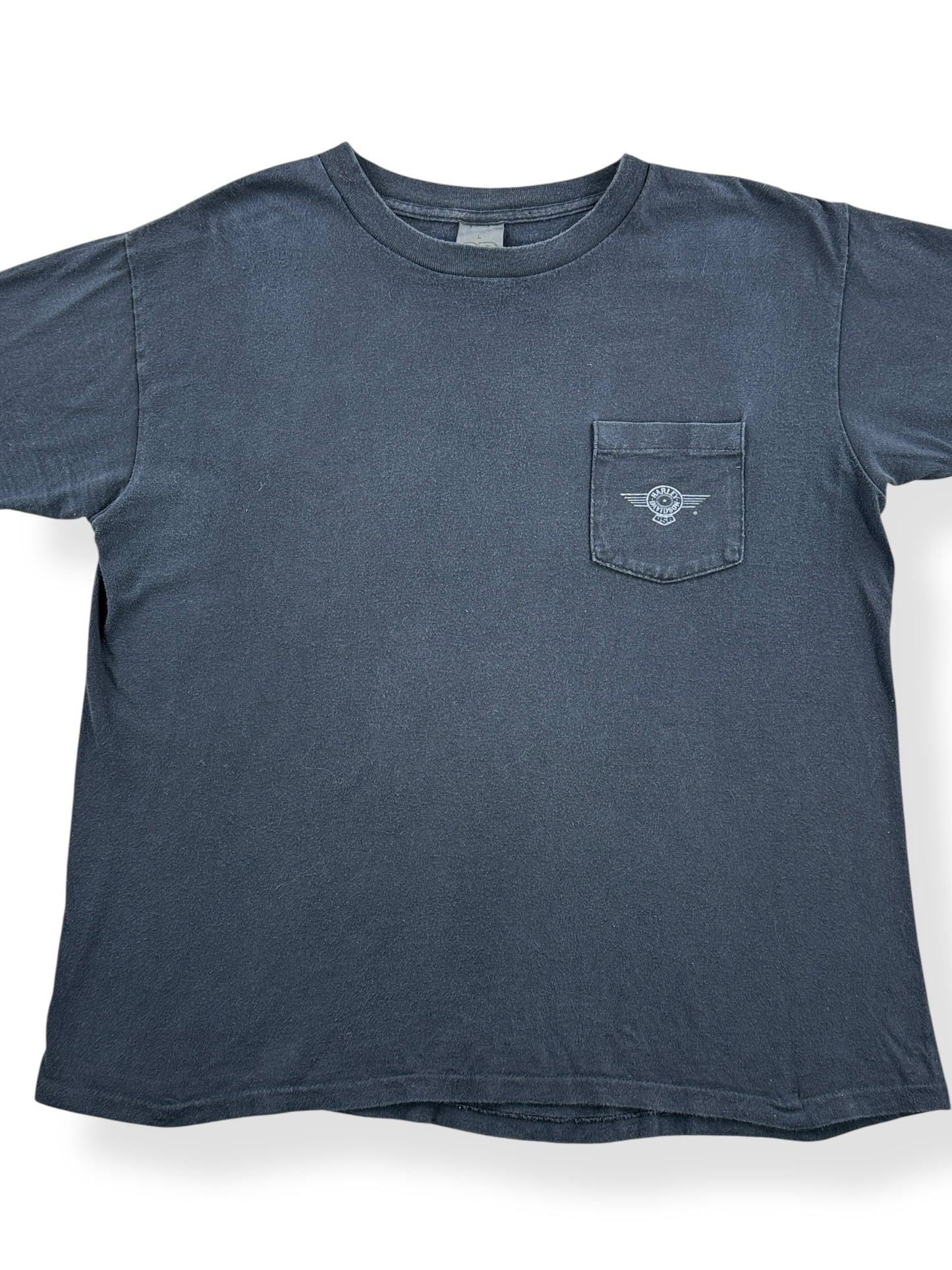 Front Close Up of Vintage Harley Davidson Tacoma 3D Emblem Pocket Tee SZ L