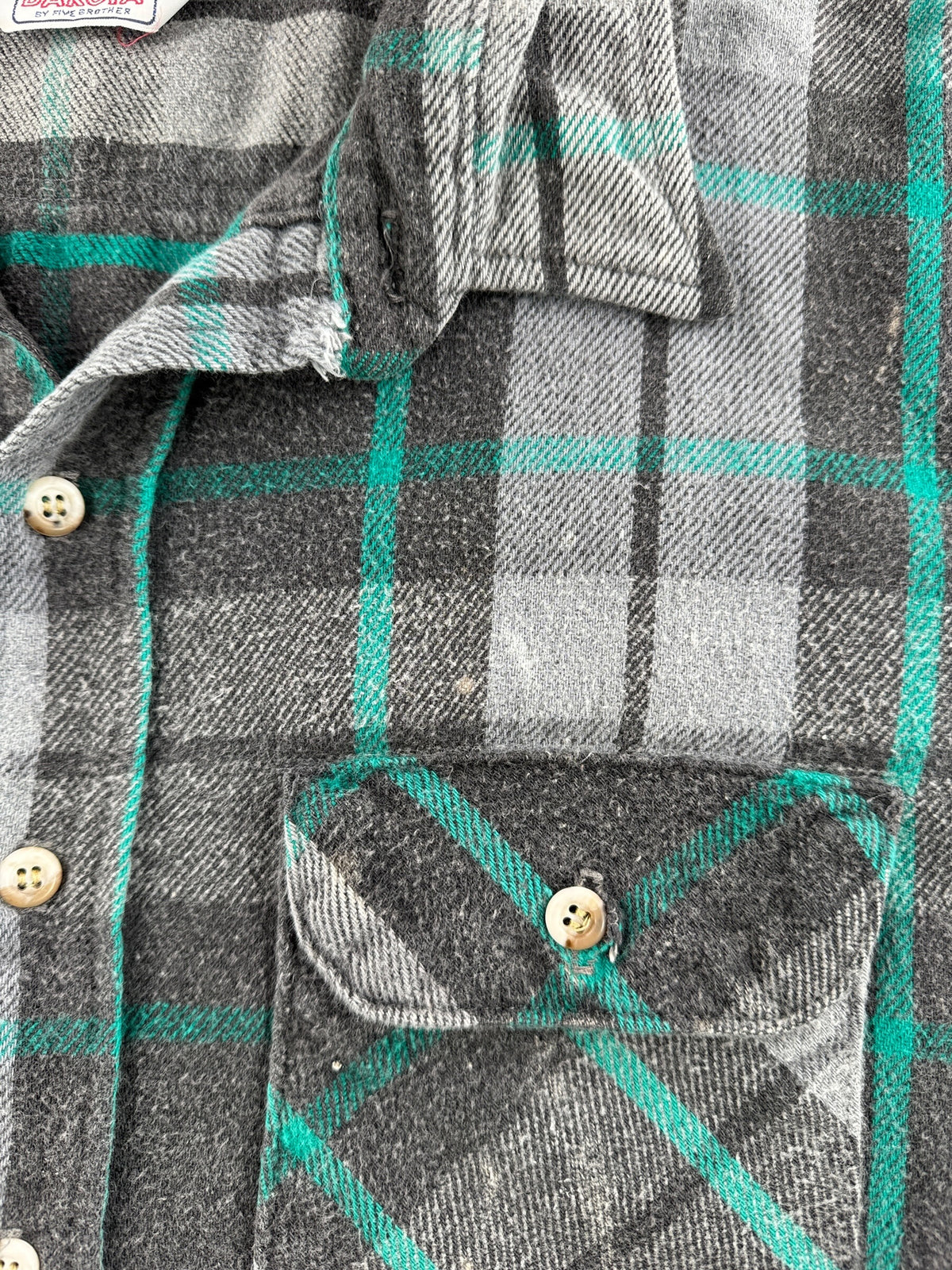 Small leach stains above pocket on Vintage Gray Dakota Cotton Flannel SZ 2XL
