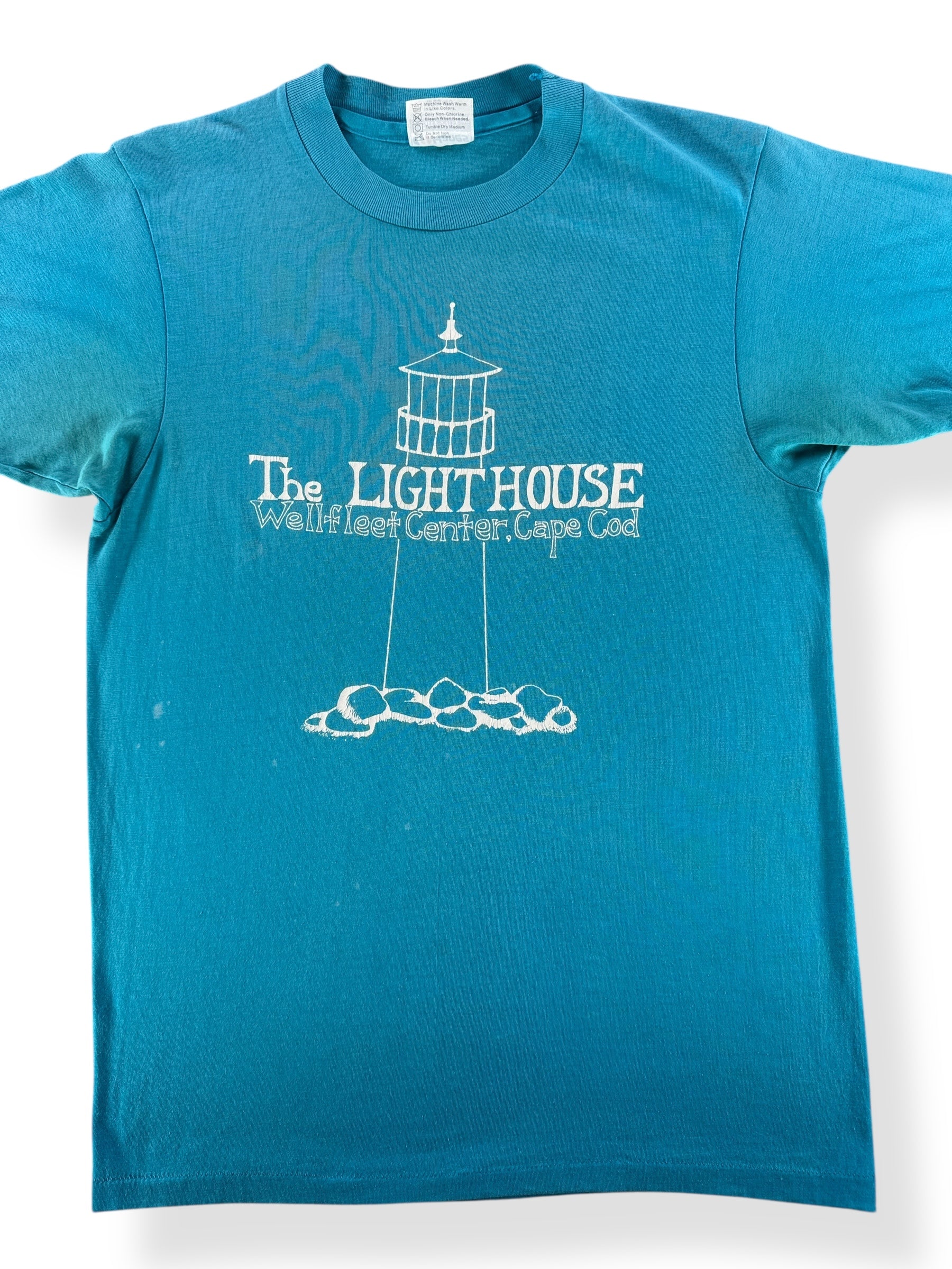 Front Close Up of Vintage Wellfleet Lighthouse Center Tee SZ S
