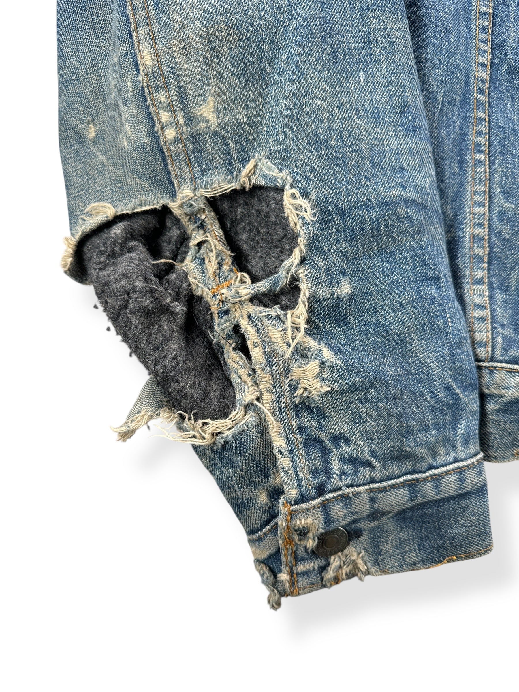 Damage on Right Sleeve of Vintage Levis Blanket Lined 2 Pocket Thrasher Jacket SZ L AS IS