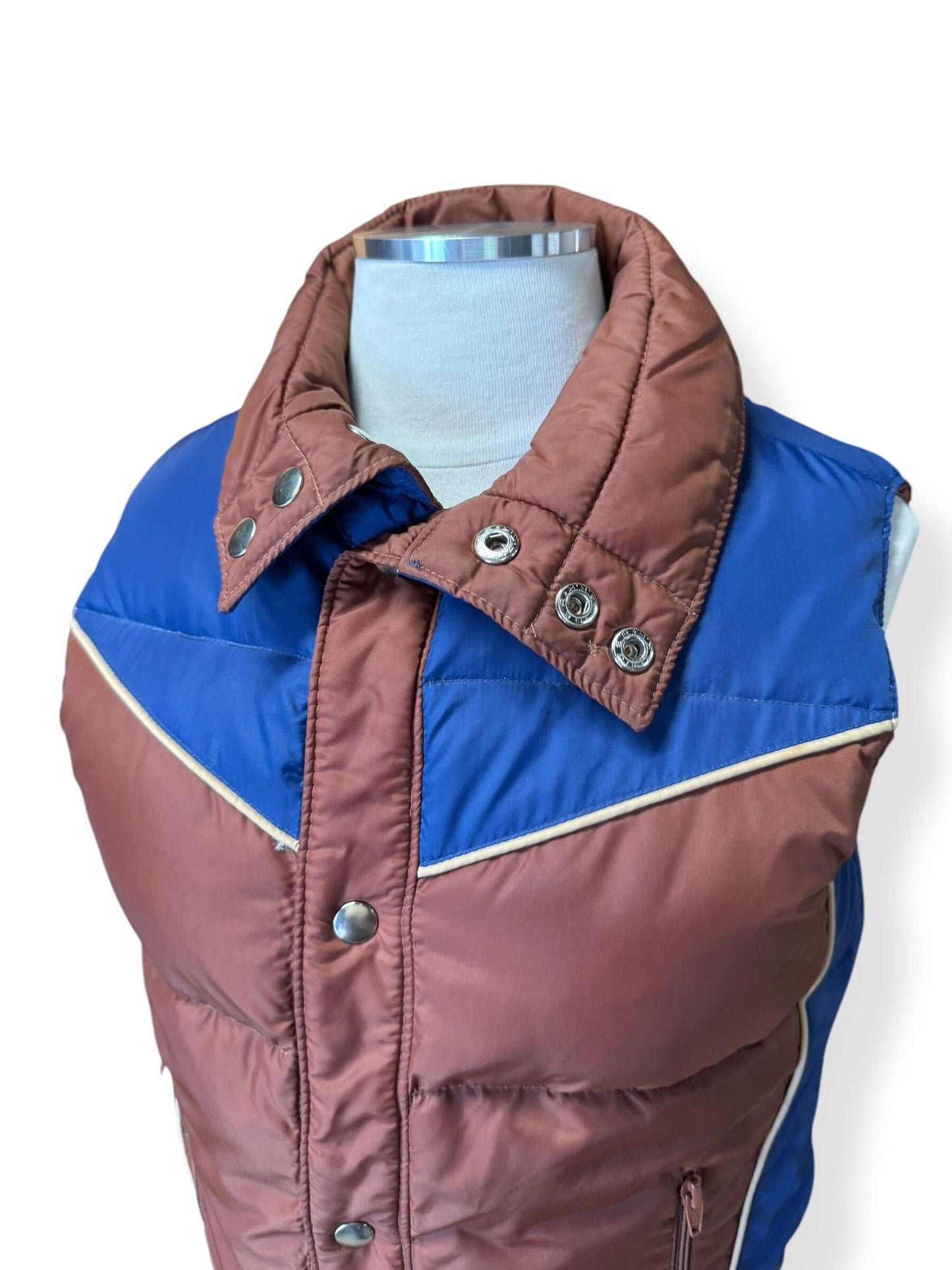 Side view of 80s Eddie Bauer Pale Blue Quilted Puffer Jacket M