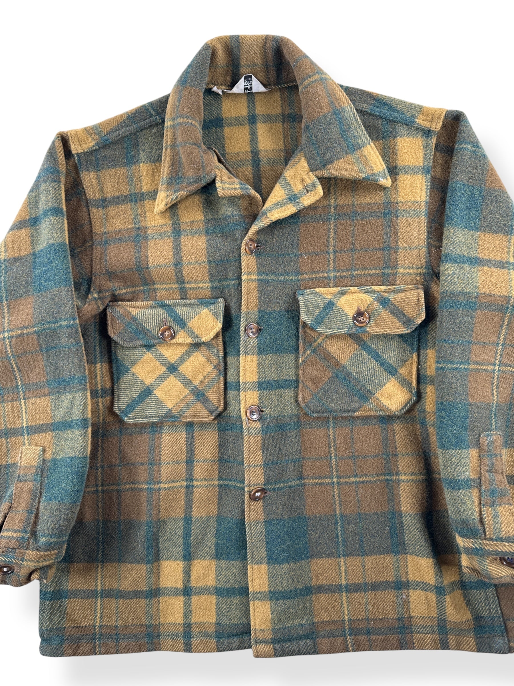 Front Close Up of Vintage Woolrich Earth Toned Wool Jacket SZ 44