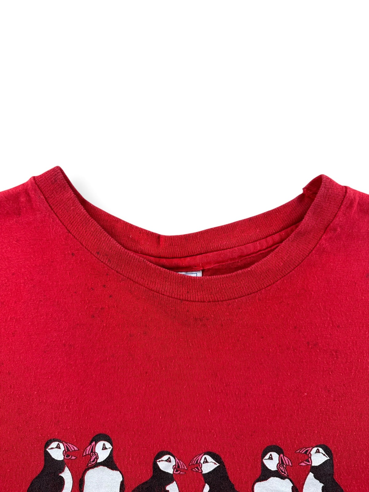 Collar on Vintage 80s Red Puffin tee SZ L (Fits M)