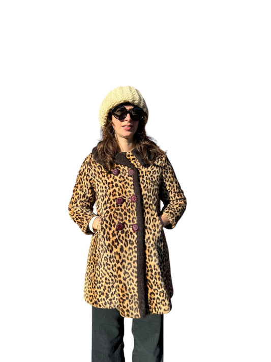 Front view of 1960s Leopard Coat M