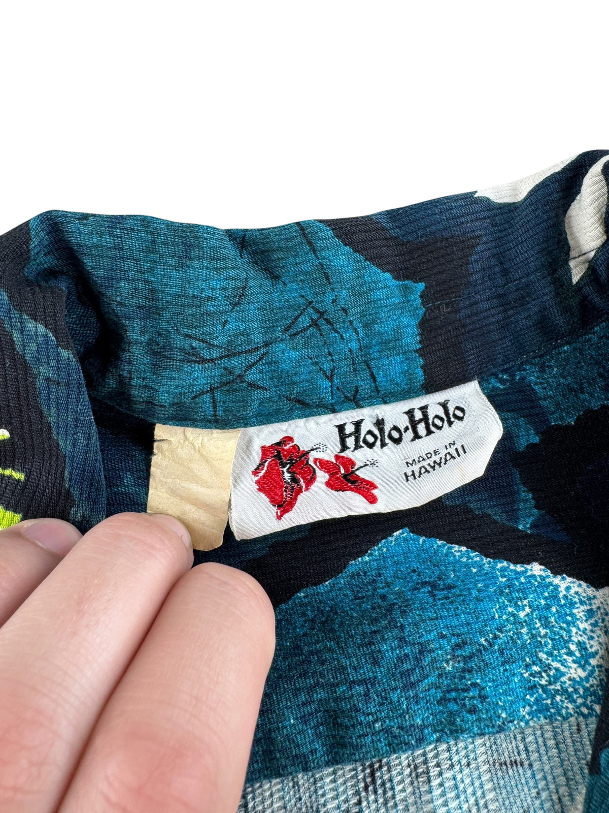 Tags on Vintage Holo-Holo Bark Cloth Aloha Shirt SZ M