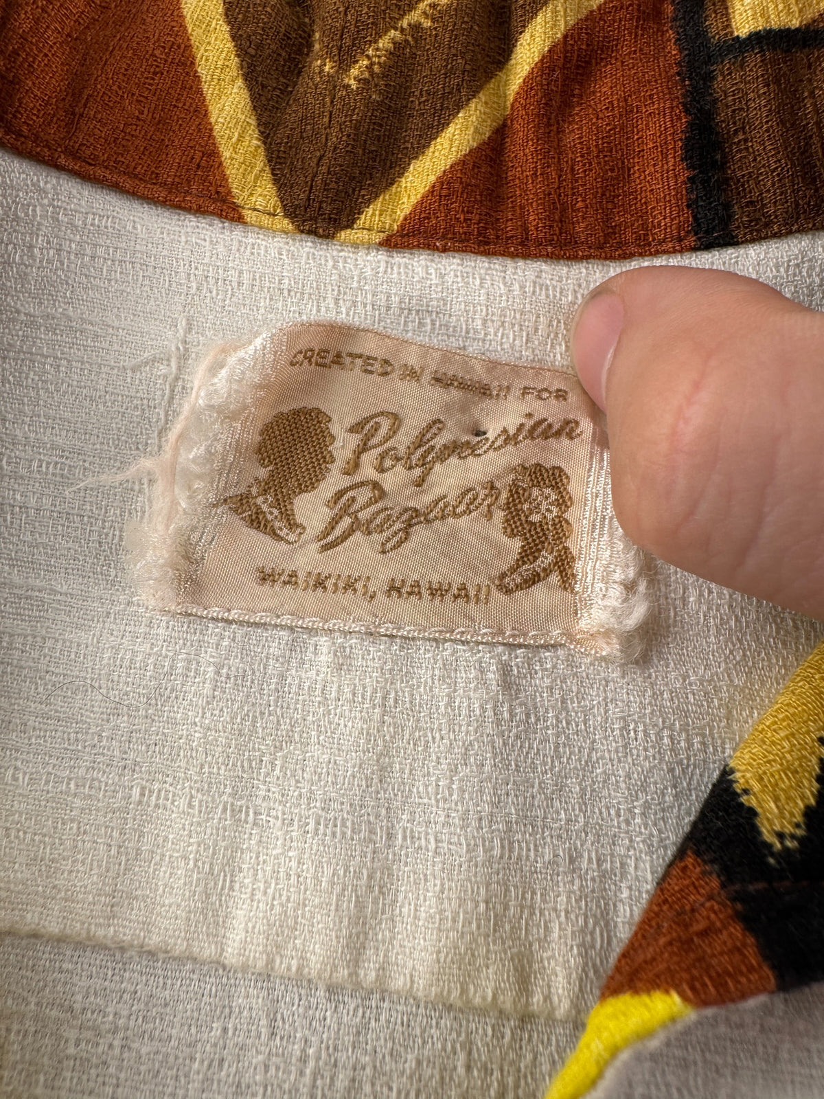 Tag on Vintage Polynesian Bazaar Aloha Pullover Shirt SZ M