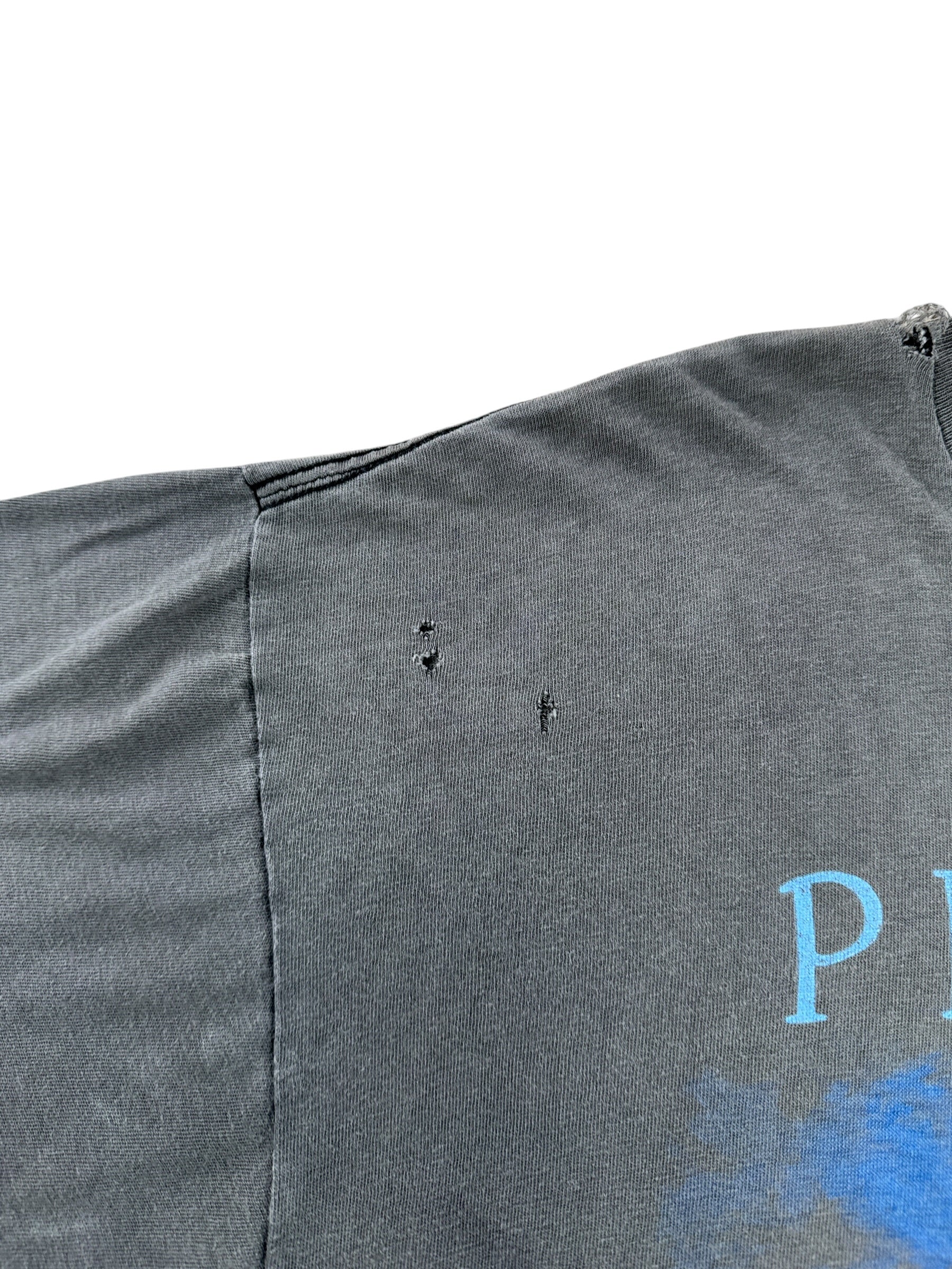 Hole on Vintage 90s Pink Floyd Wish You Were Here Tee SZ XL