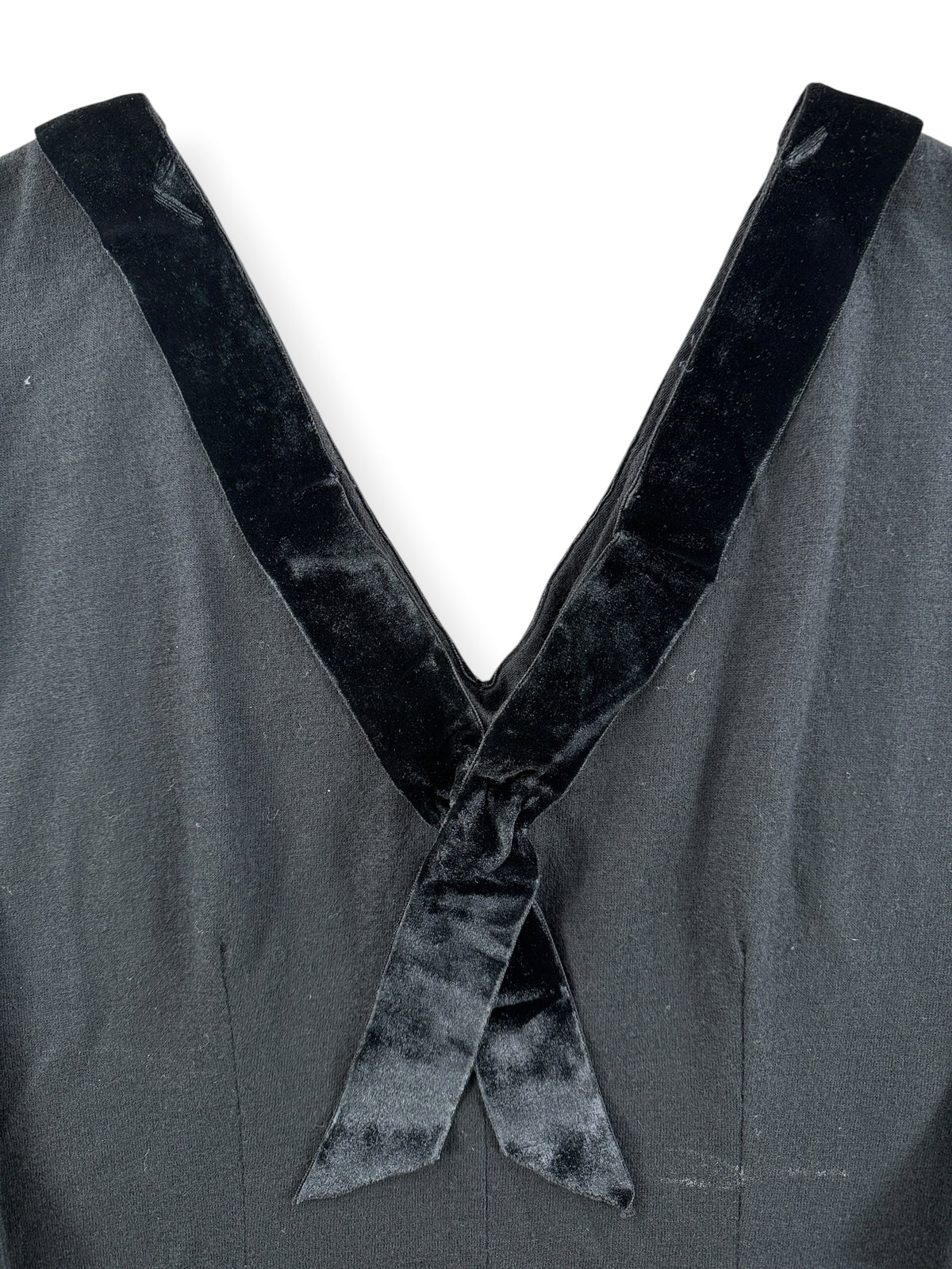 Neck line on Vintage 1950s Double V Sweater w/ Velvet Ribbon SZ S