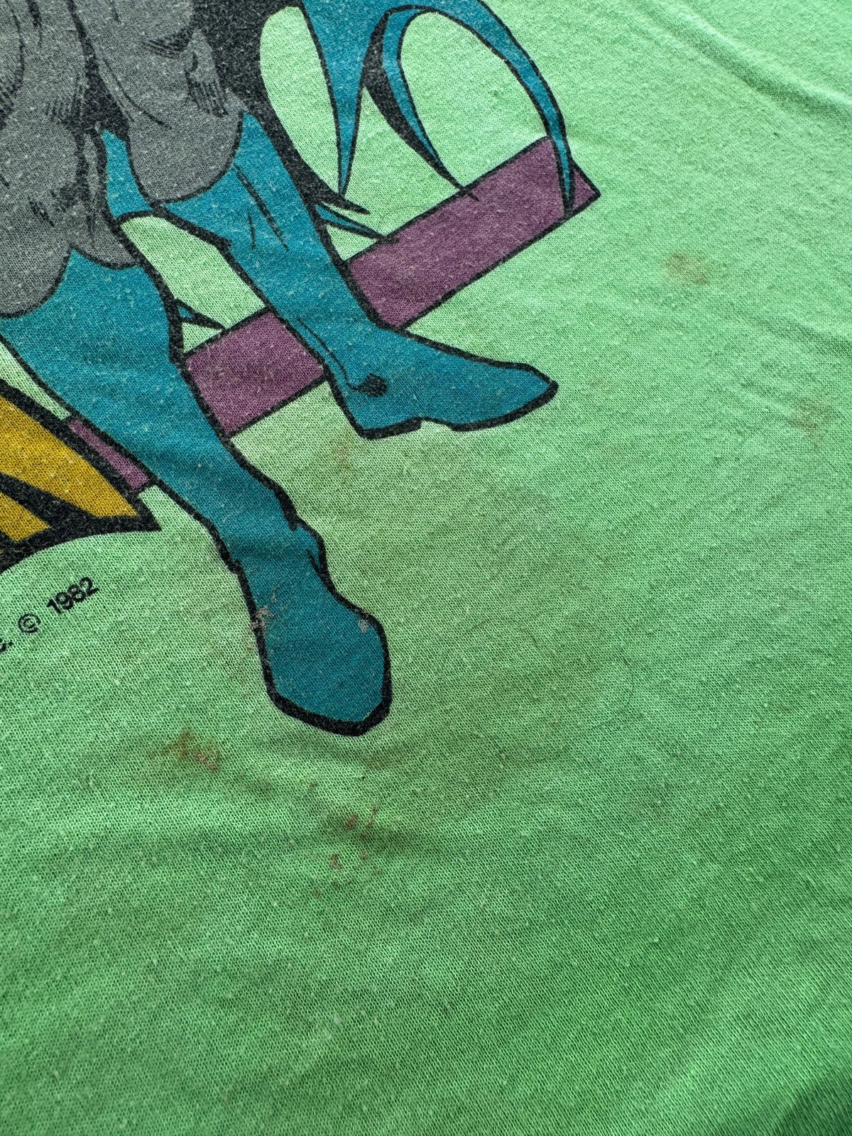 Stains on front of Vintage Batman Gotham City Scape Tee SZ L