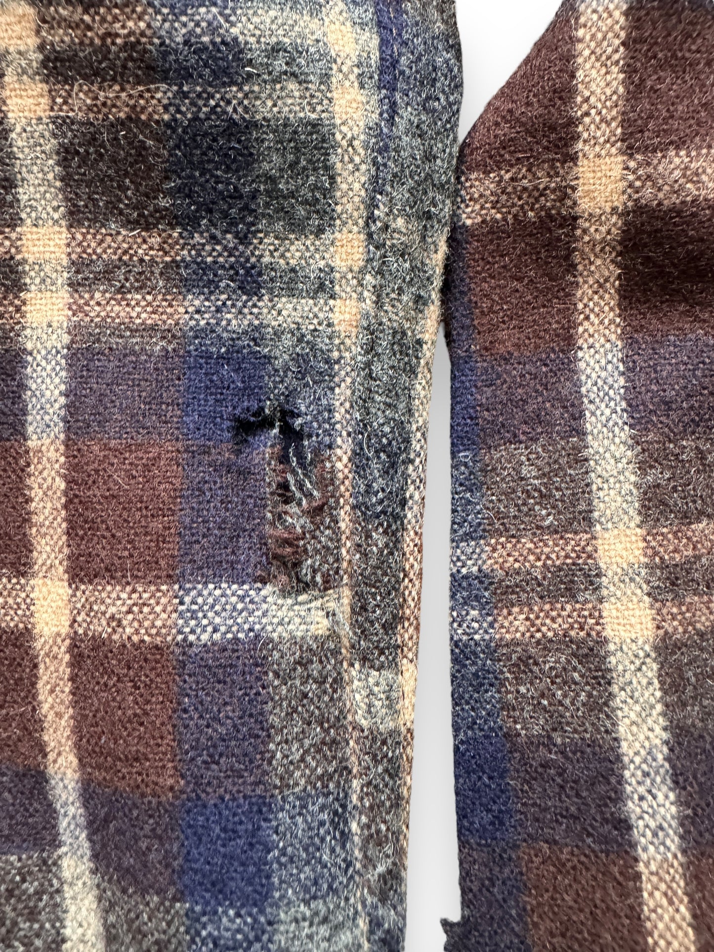 hole on back of Vintage Cumberland Wool Flannel SZ XL