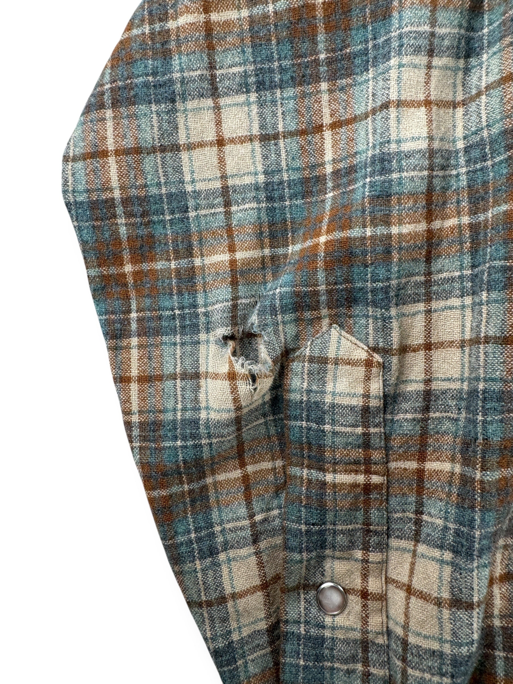 Hole in Sleeve of Vintage Pendleton Western Wear Pearl Snap Flannel SZ M