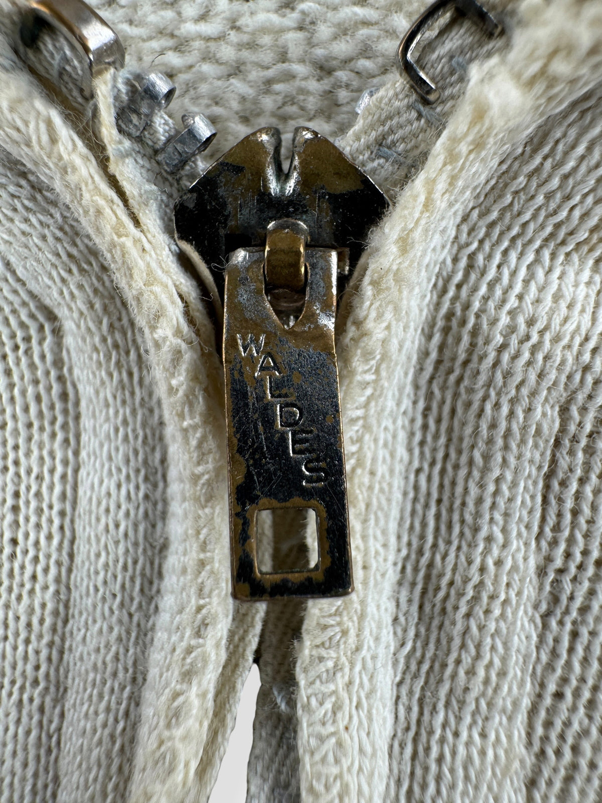 Zipper on Vintage Thrashed 1940s Quarterzip Sweatshirt SZ L
