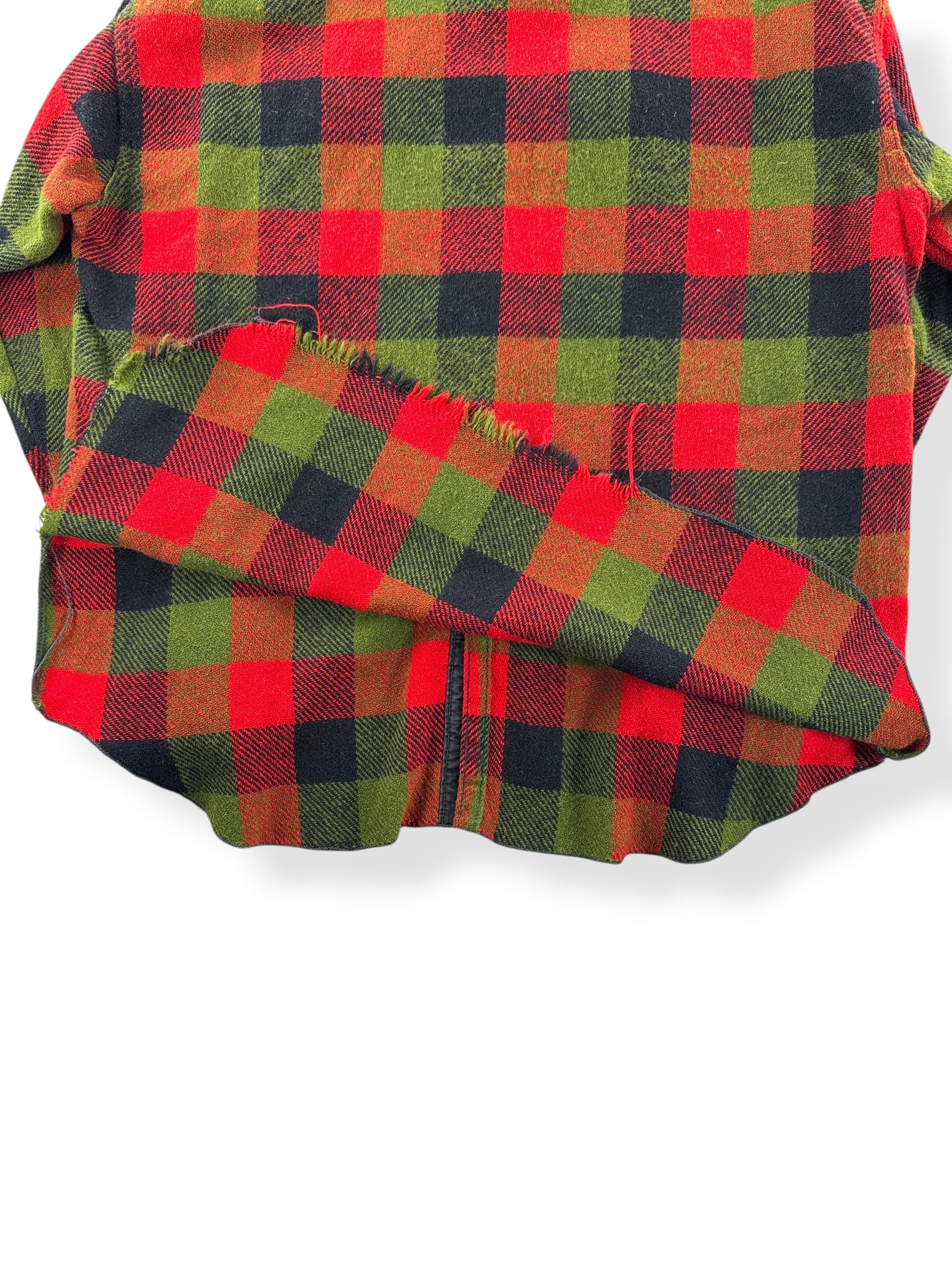 Uneven side openings on Vintage Chill Chaser Wool Flannel SZ L