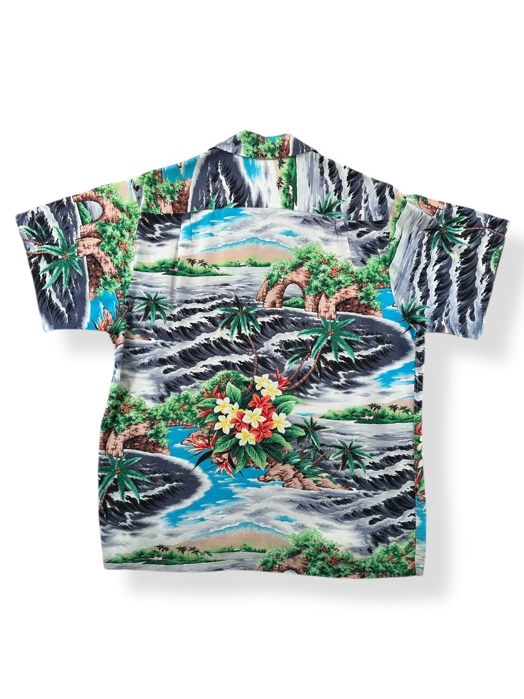 Back of Vintage Pali Rayon Aloha Shirt SZ M