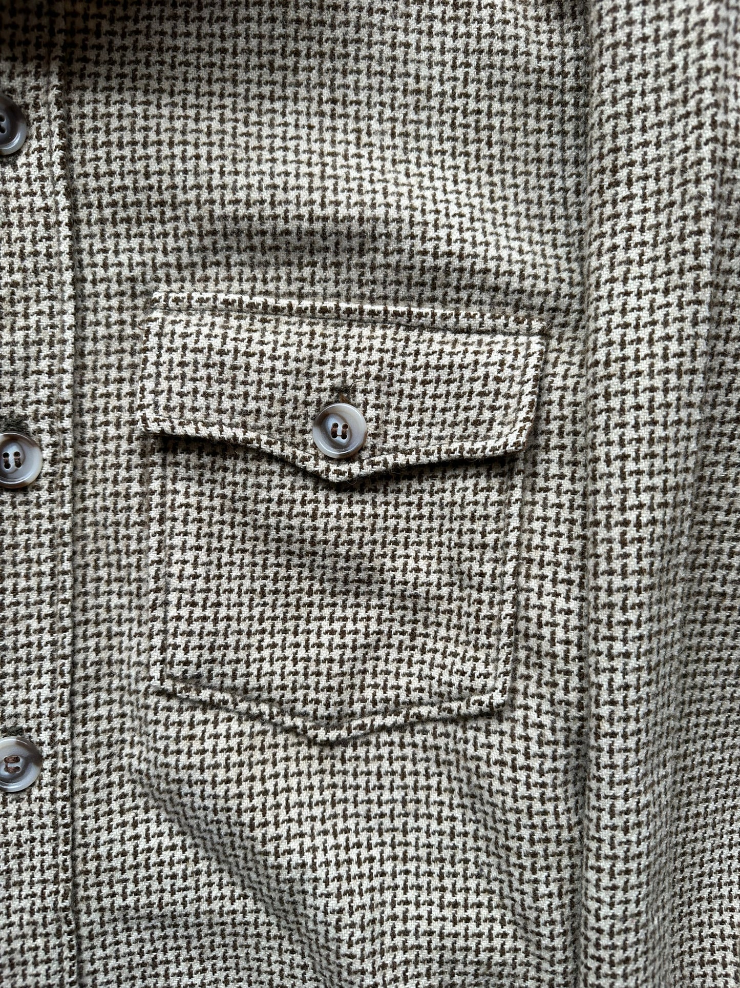 Front Left Pocket View on Vintage Tan Houndstooth Woolrich Shirt Jacket SZ M |  Barn Owl Vintage Goods | Vintage Workwear Seattle