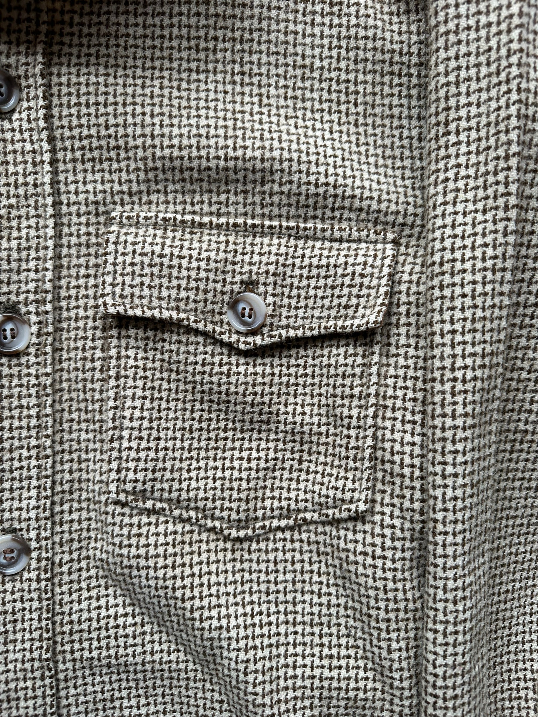 Front Left Pocket View on Vintage Tan Houndstooth Woolrich Shirt Jacket SZ M |  Barn Owl Vintage Goods | Vintage Workwear Seattle