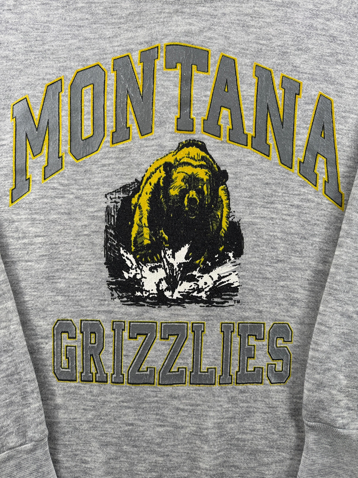 Front graphic on Vintage Montana Grizzlies Crewneck SZ L (Fits M)