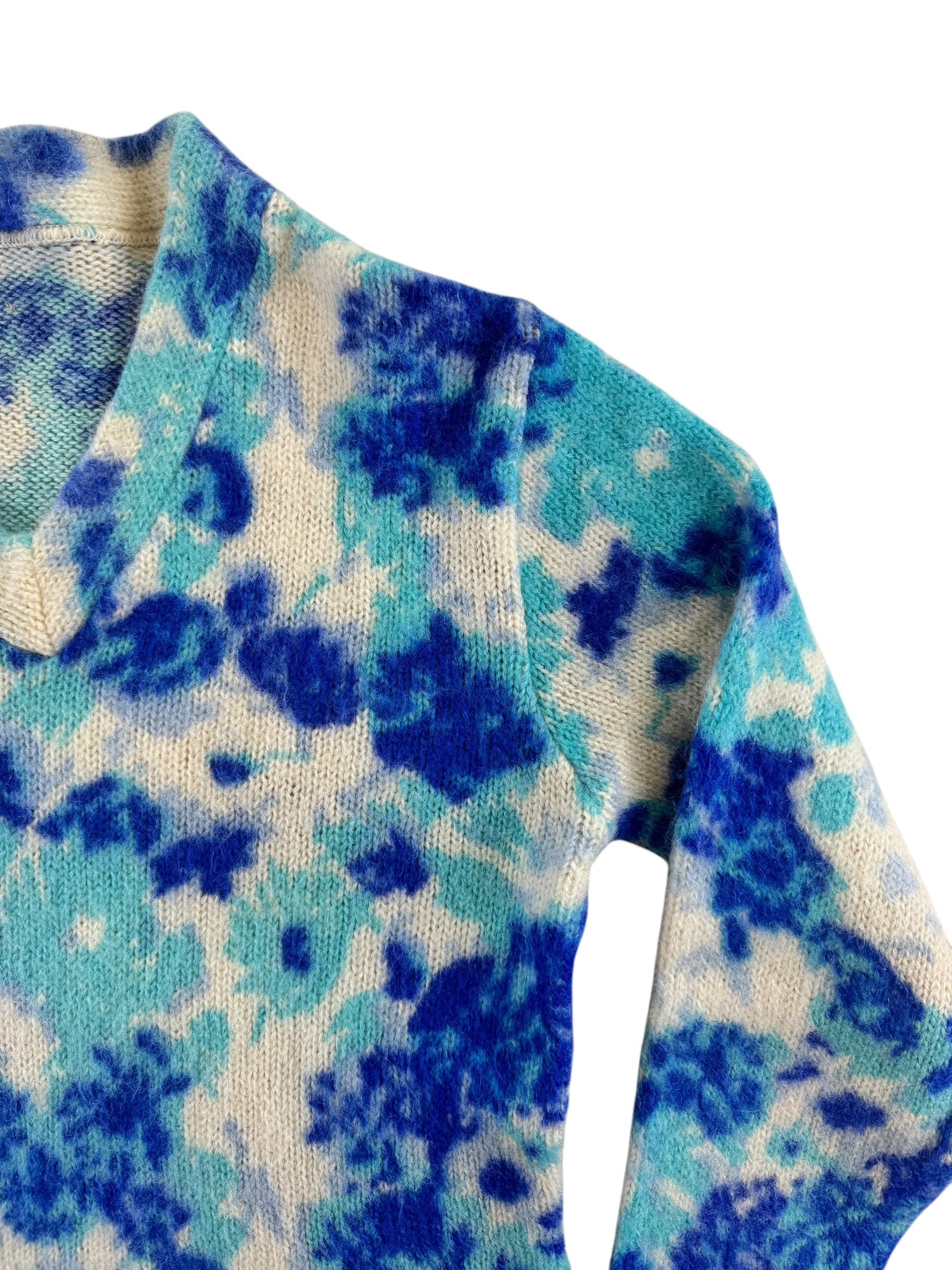 Front left shoulder view of 1960s Wool Floral V-Neck Sweater M