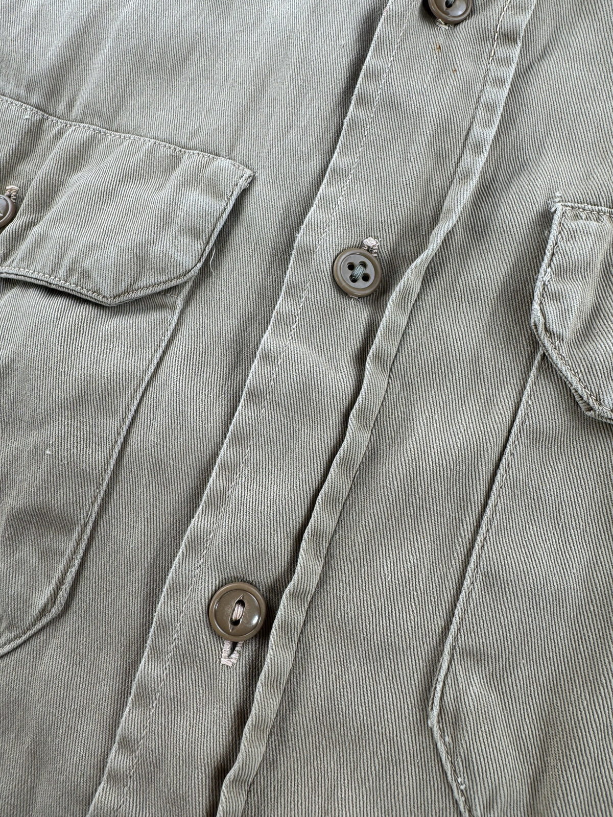 Buttons on Vintage 1940s Penneys Work Shirt SZ M