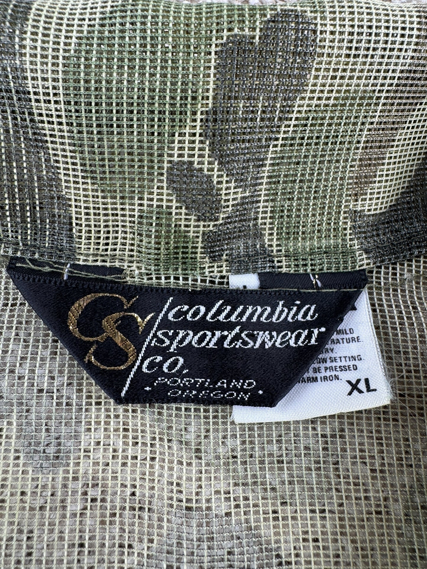 Label on Vintage Columbia Bug Mesh Camo Jacket SZ XL