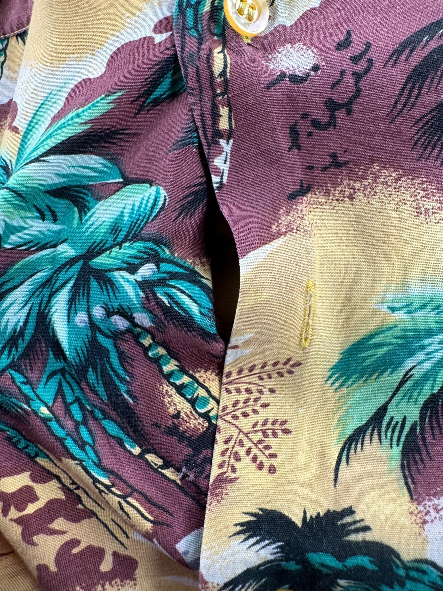 Missing Button on Vintage Hawaiian Holiday Rayon Fixer Aloha Shirt SZ S