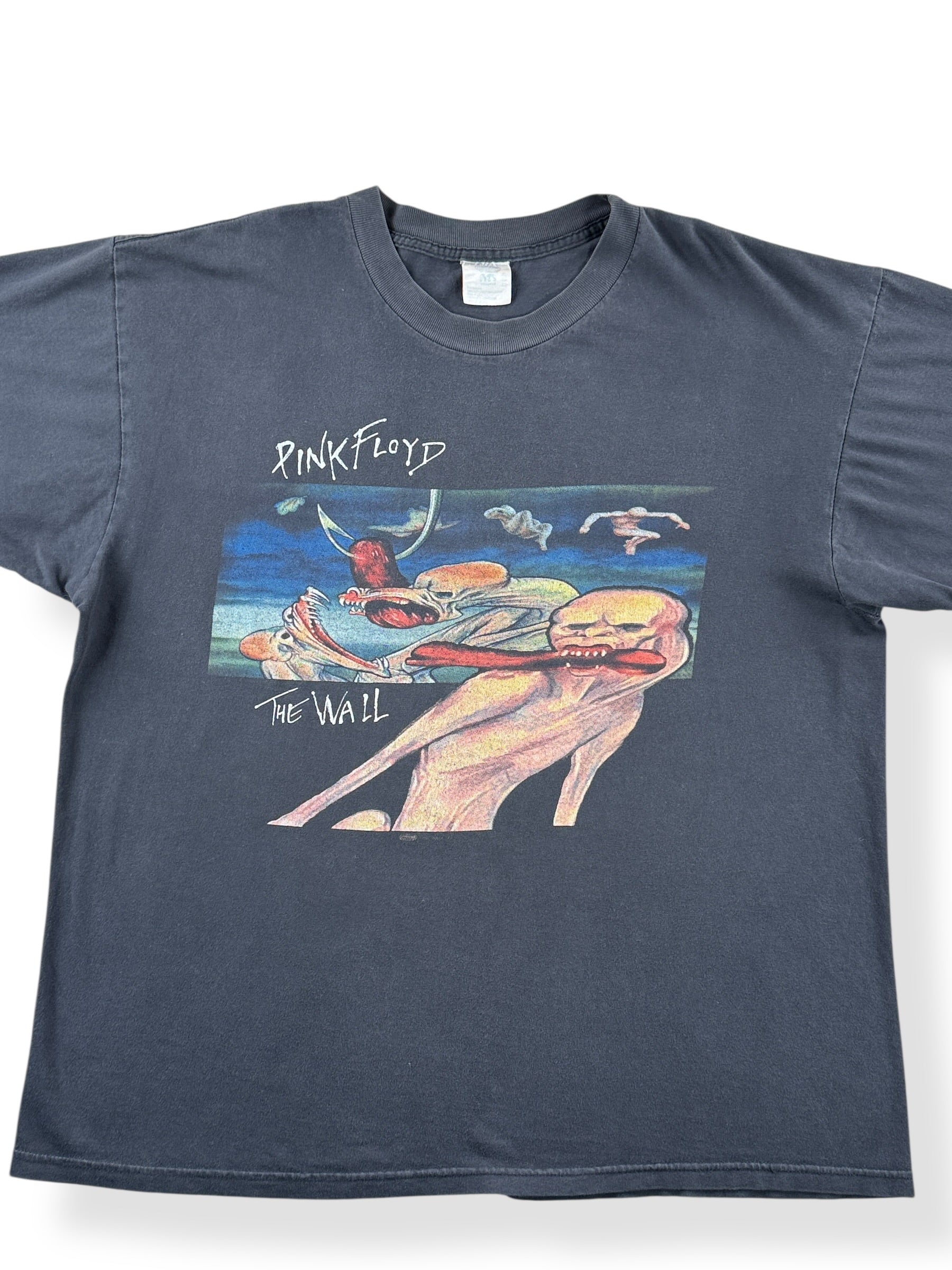 Front Close Up of Vintage Wonderland Production 1997 Pink Floyd Tee SZ XL