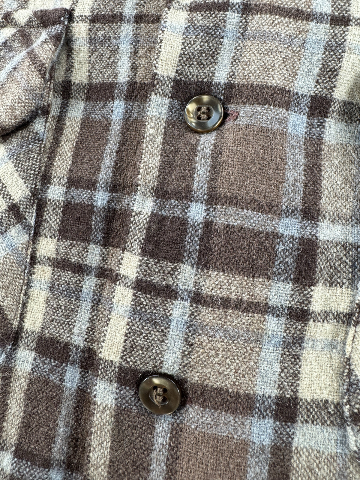 Buttons on Vintage Pendleton Brown Board Shirt SZ L