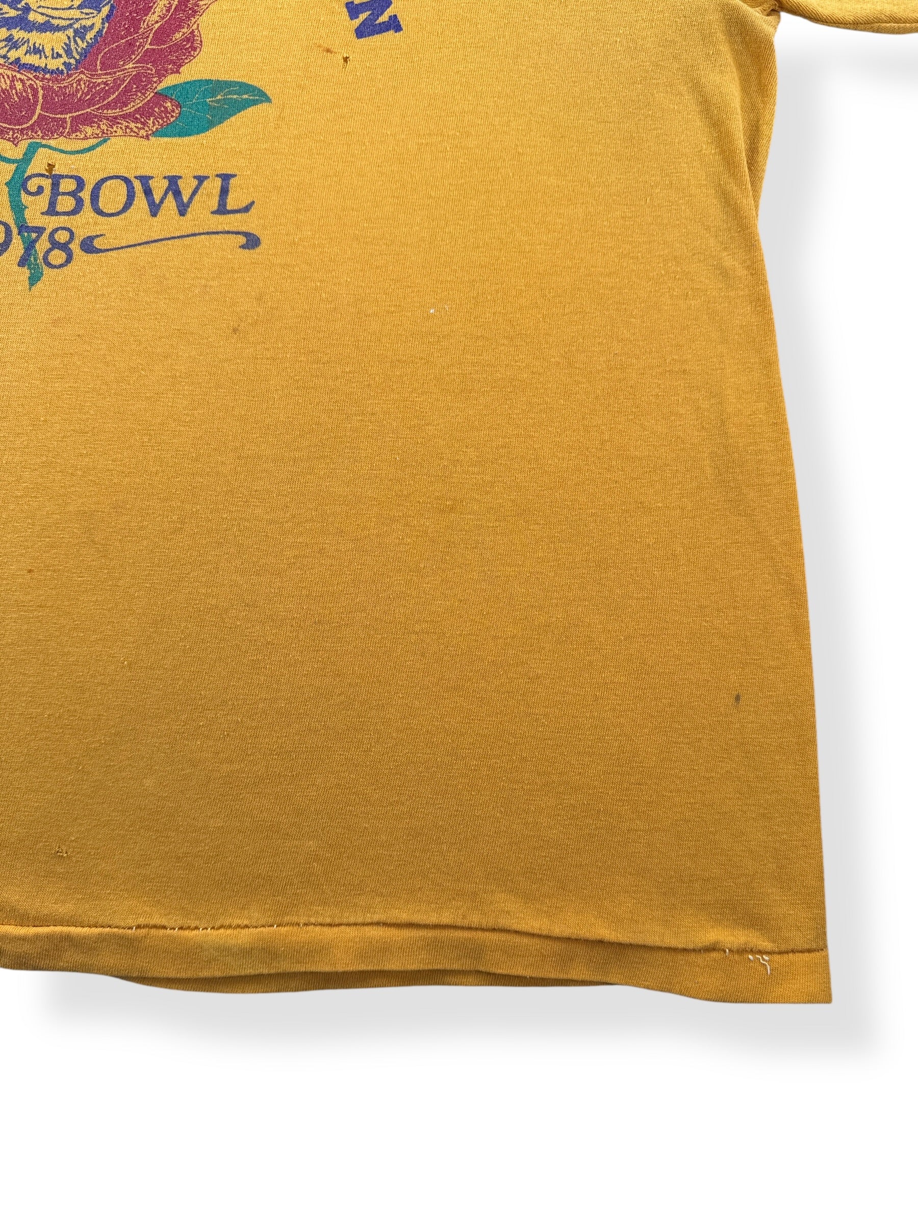 Stain on Vintage Thrashed UW Rose Bowl 1978 Tee SZ L