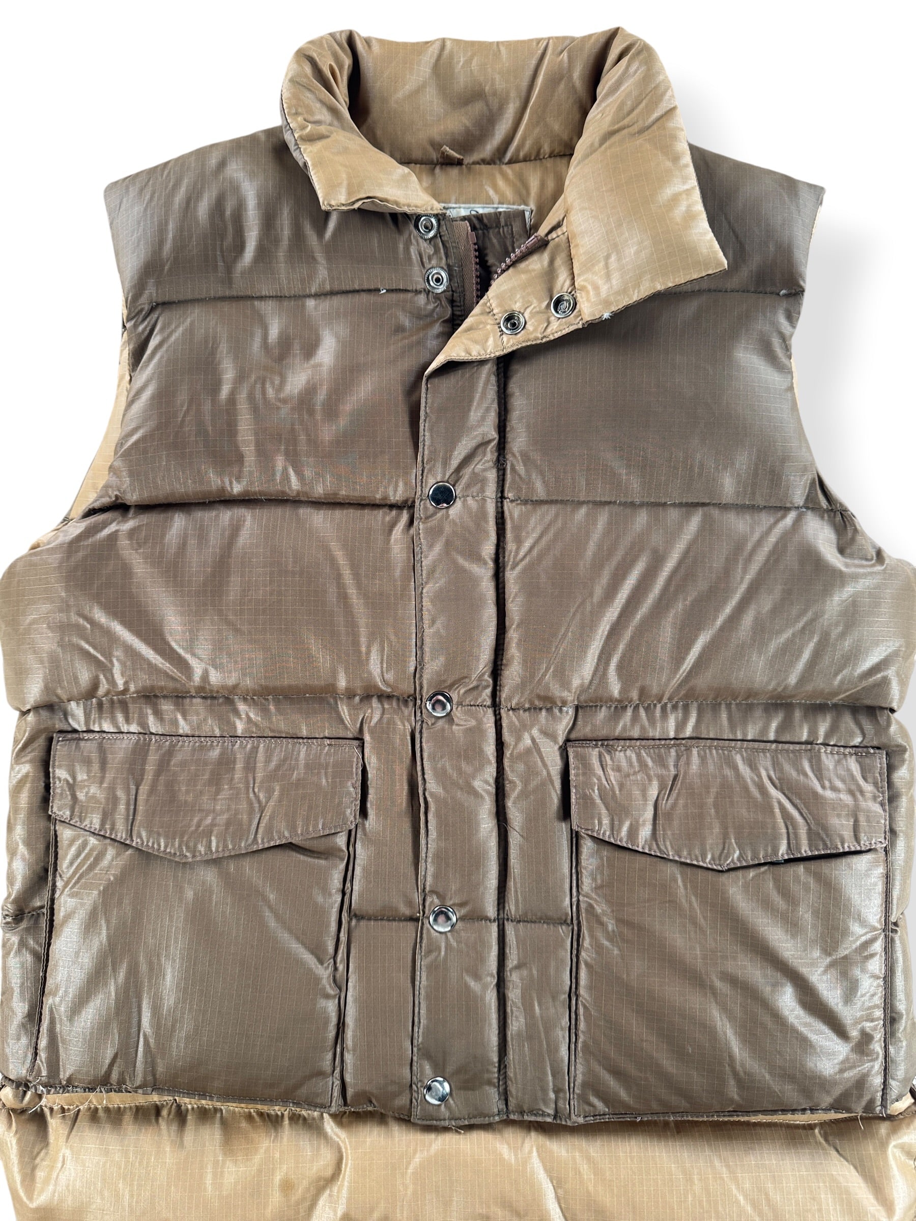 Front Close Up of Vintage 1970s Down Puffer Vest SZ M