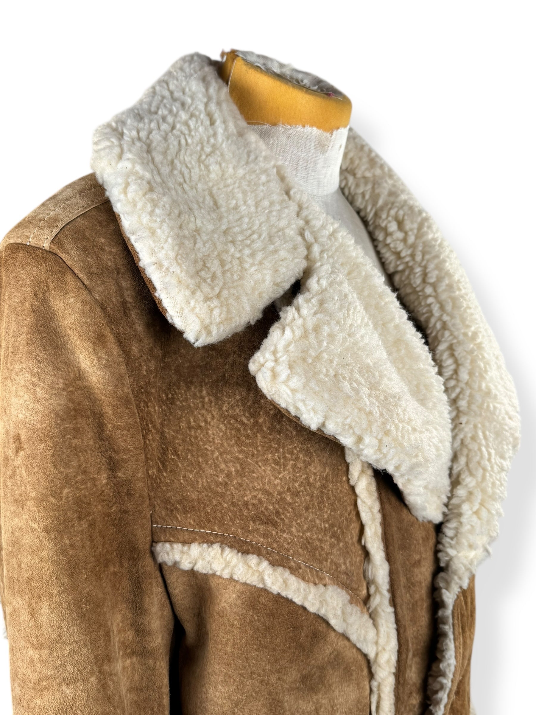 Collar of 1970s Grais Suede Shearling Coat L