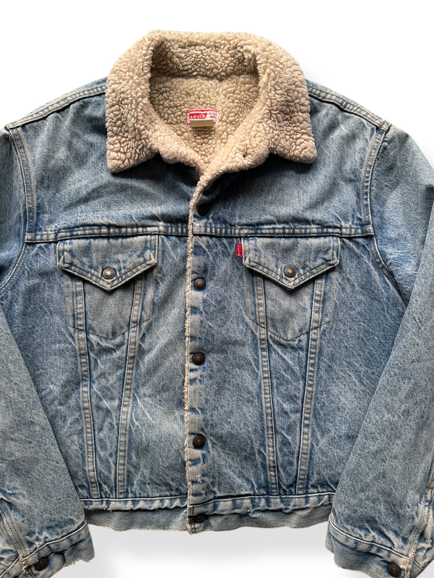 Front Close Up of Vintage Lightwash Levis Sherpa Jacket SZ 46