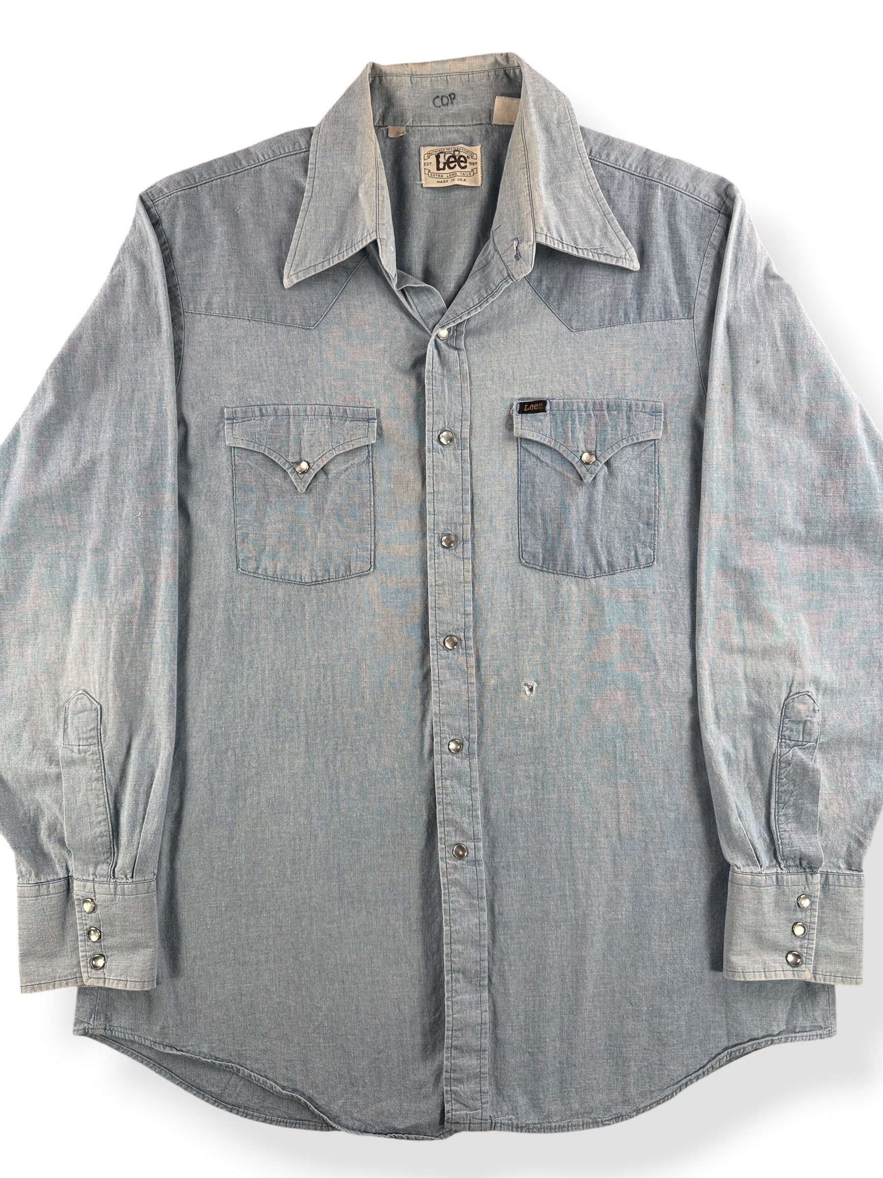 Front Close Up of Vintage Lee Chambray Pearlsnap SZ XL