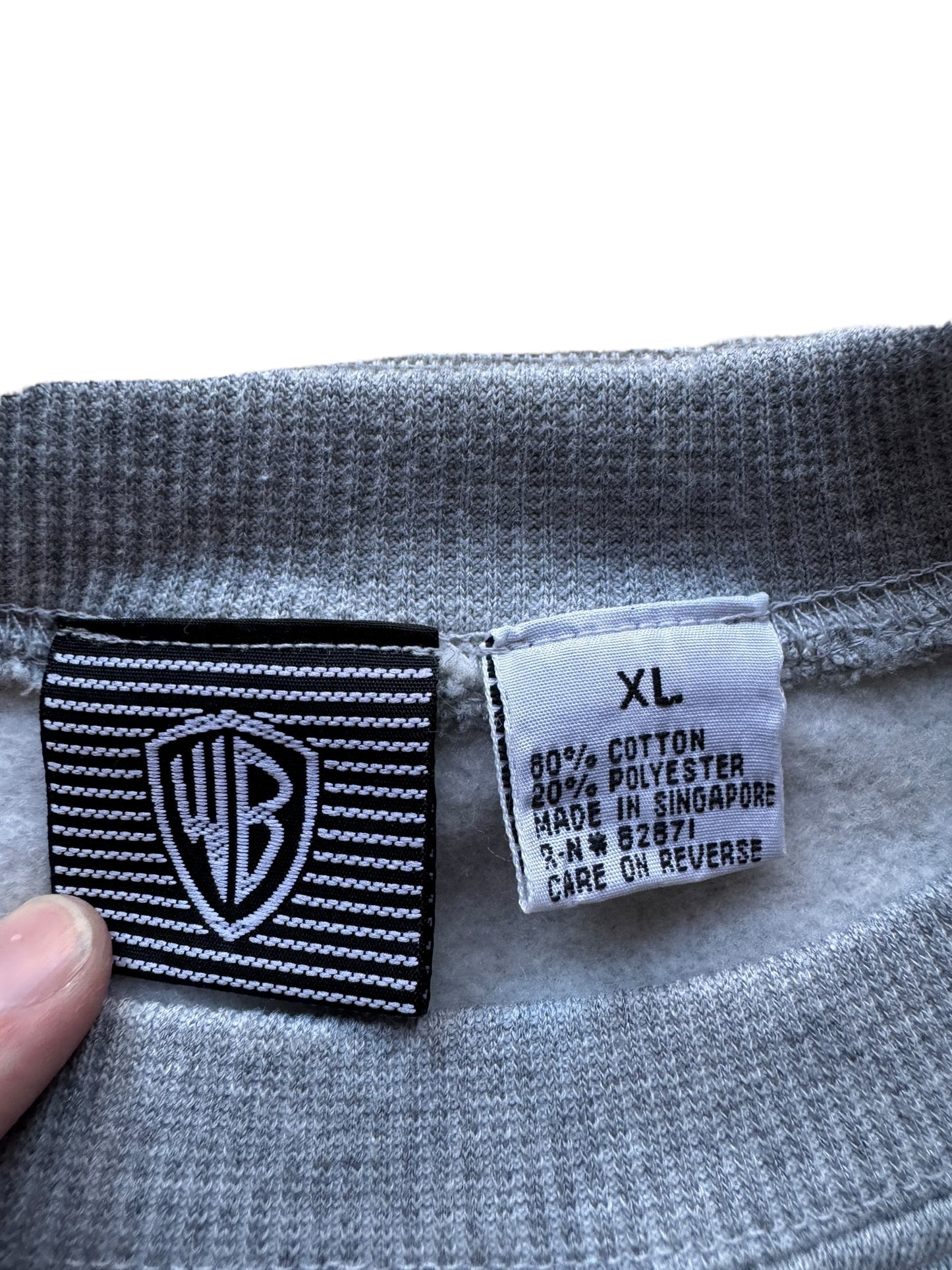 Tag on Bugs Bunny WB Crewneck SZ XL