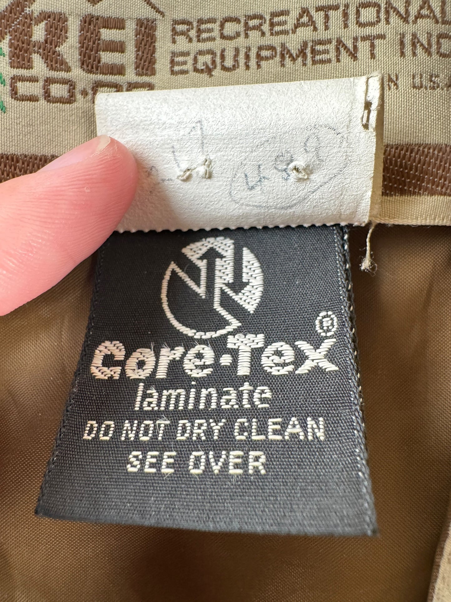 Tag on Vintage REI Goretex Parka SZ L