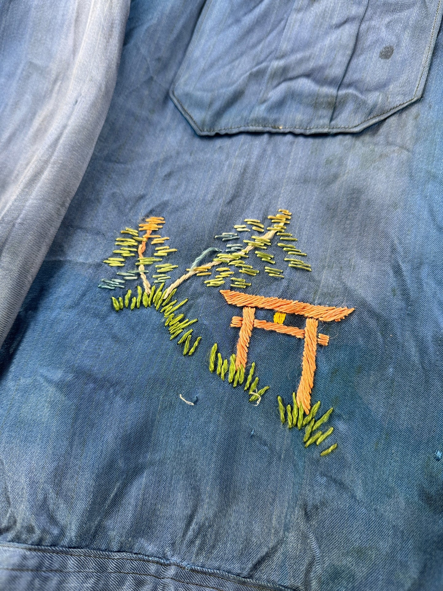 Front embroidery on Vintage 40s era Tokyo Japan Souvenir Shirt SZ M