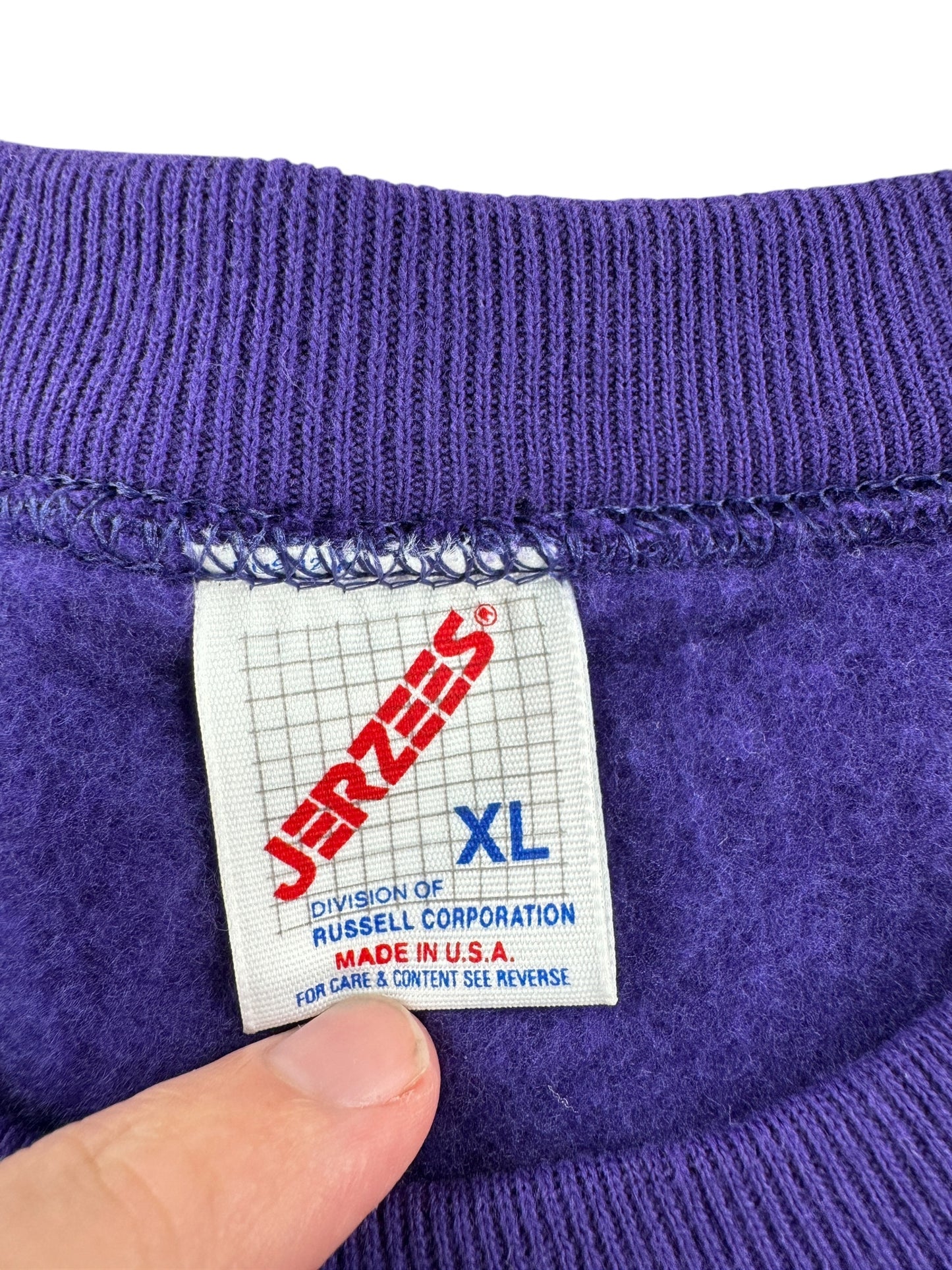 Tag on Vintage Garfield High School Alumni Crewneck SZ XL
