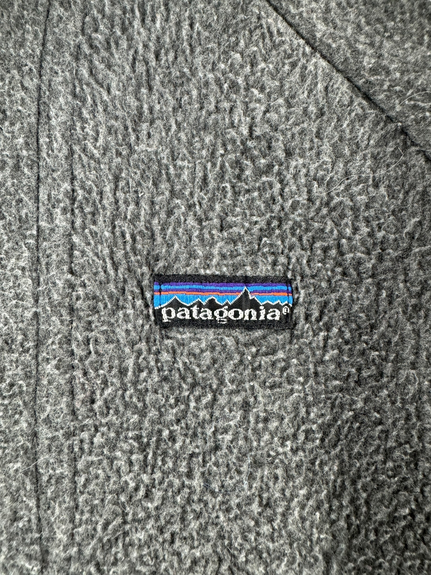 Label on Vintage Grey Patagonia Quarter Zip Jacket SZ S
