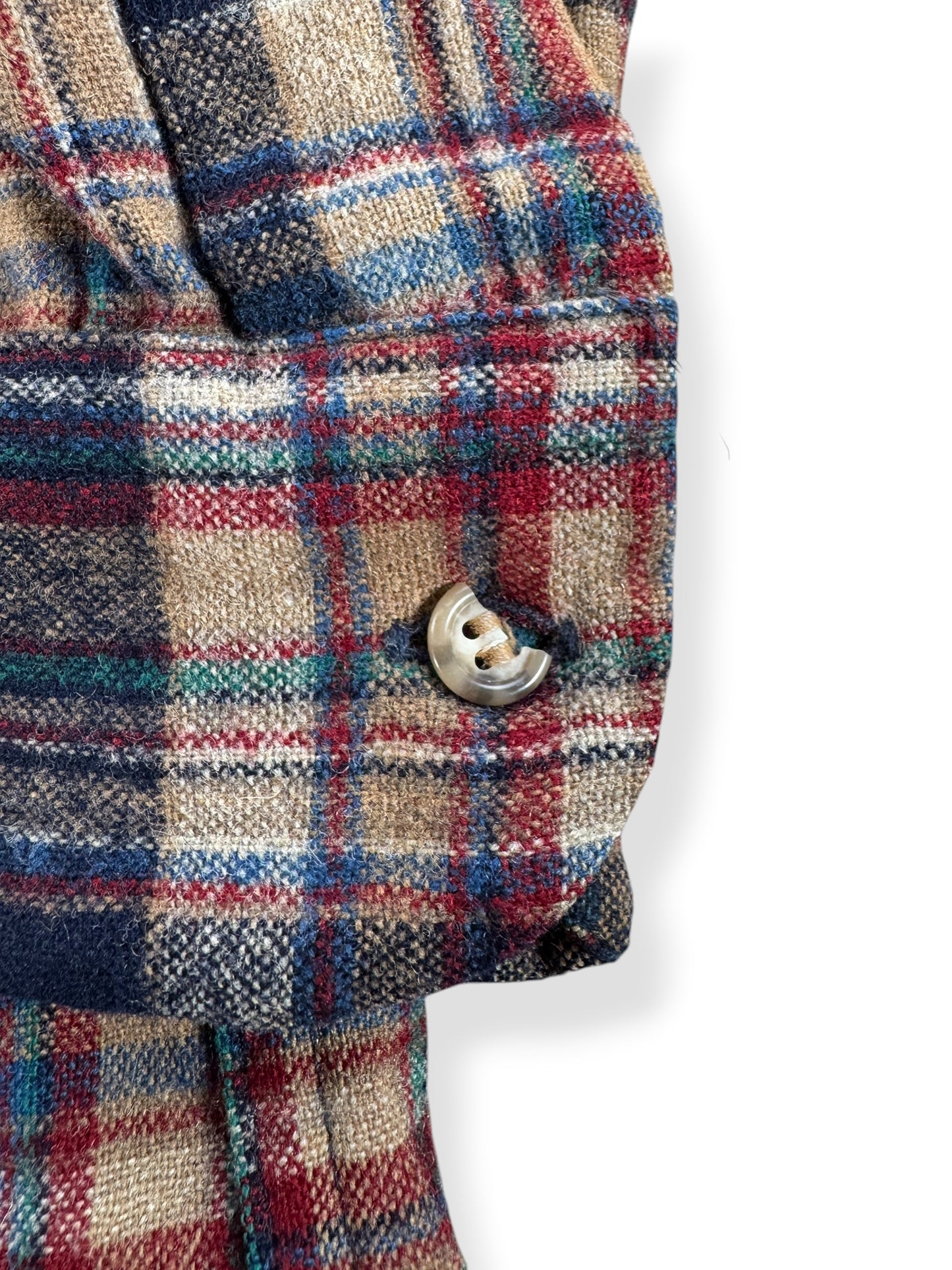 Cracked Button on Vintage 60s Pendleton Board Shirt SZ M