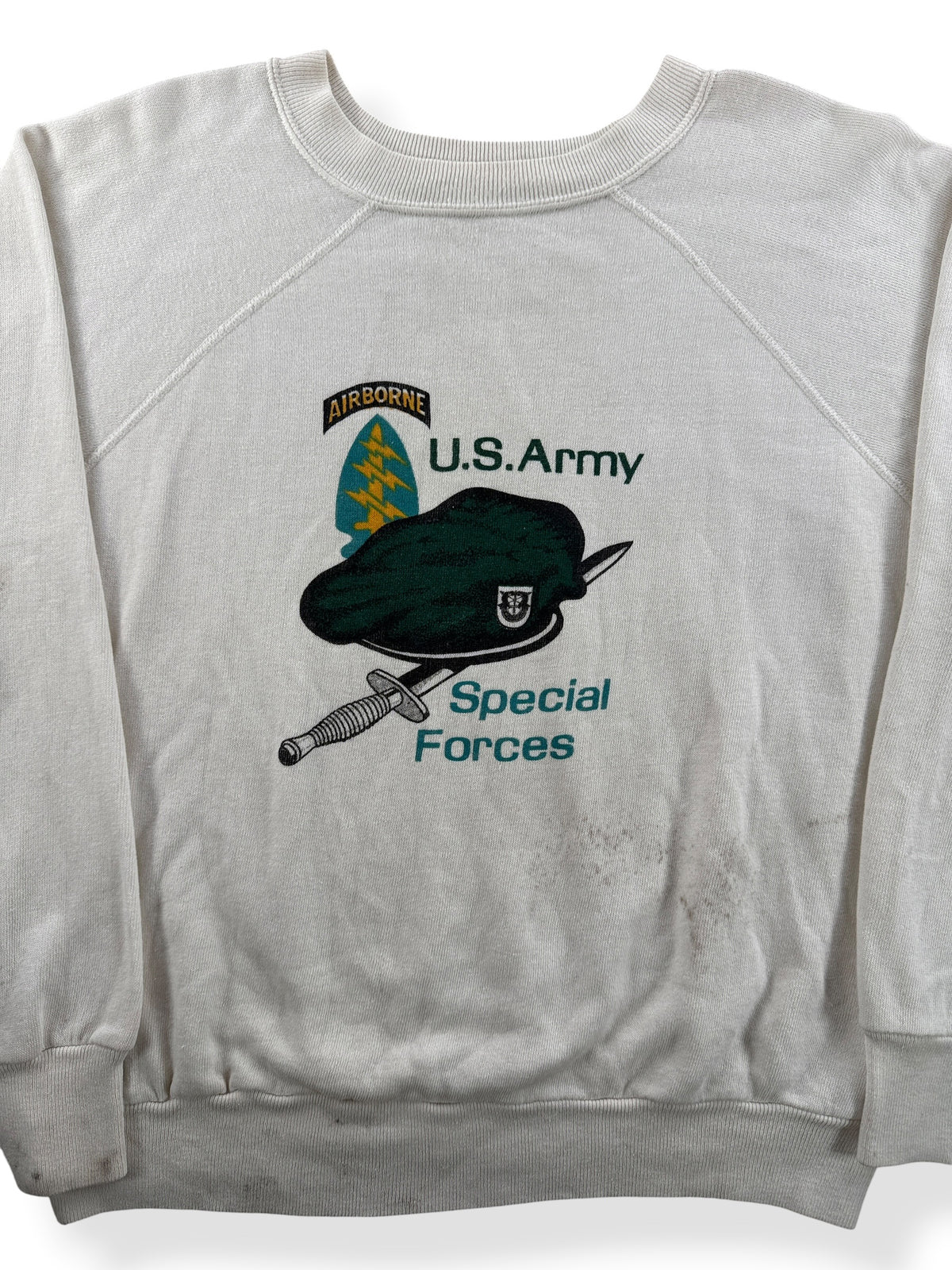 Close-up of Vintage 70s Green Beret Special Forces Crewneck SZ L