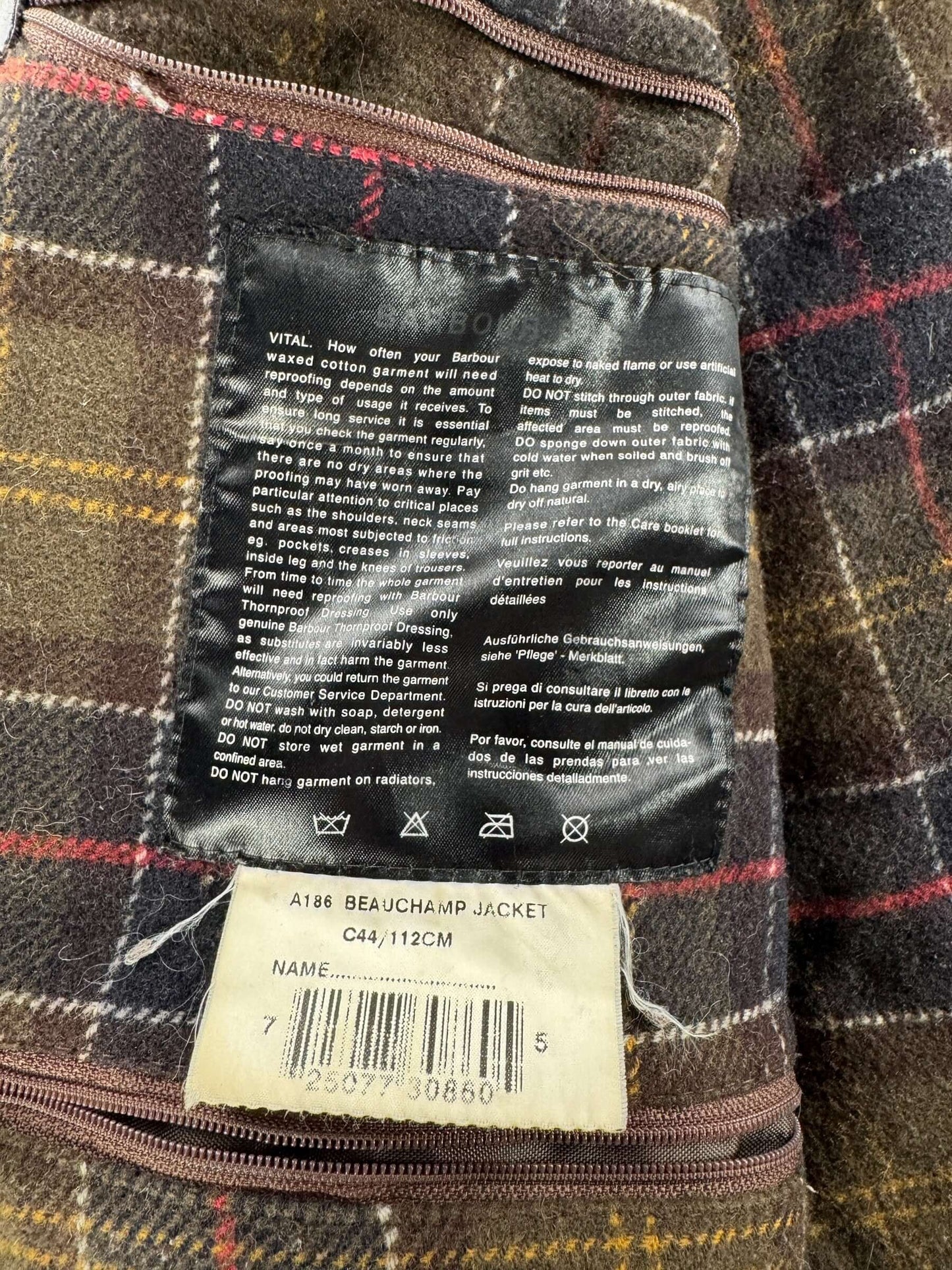 Label on Barbour Beauchamp A186 Waxed Cotton Jacket SZ XXL